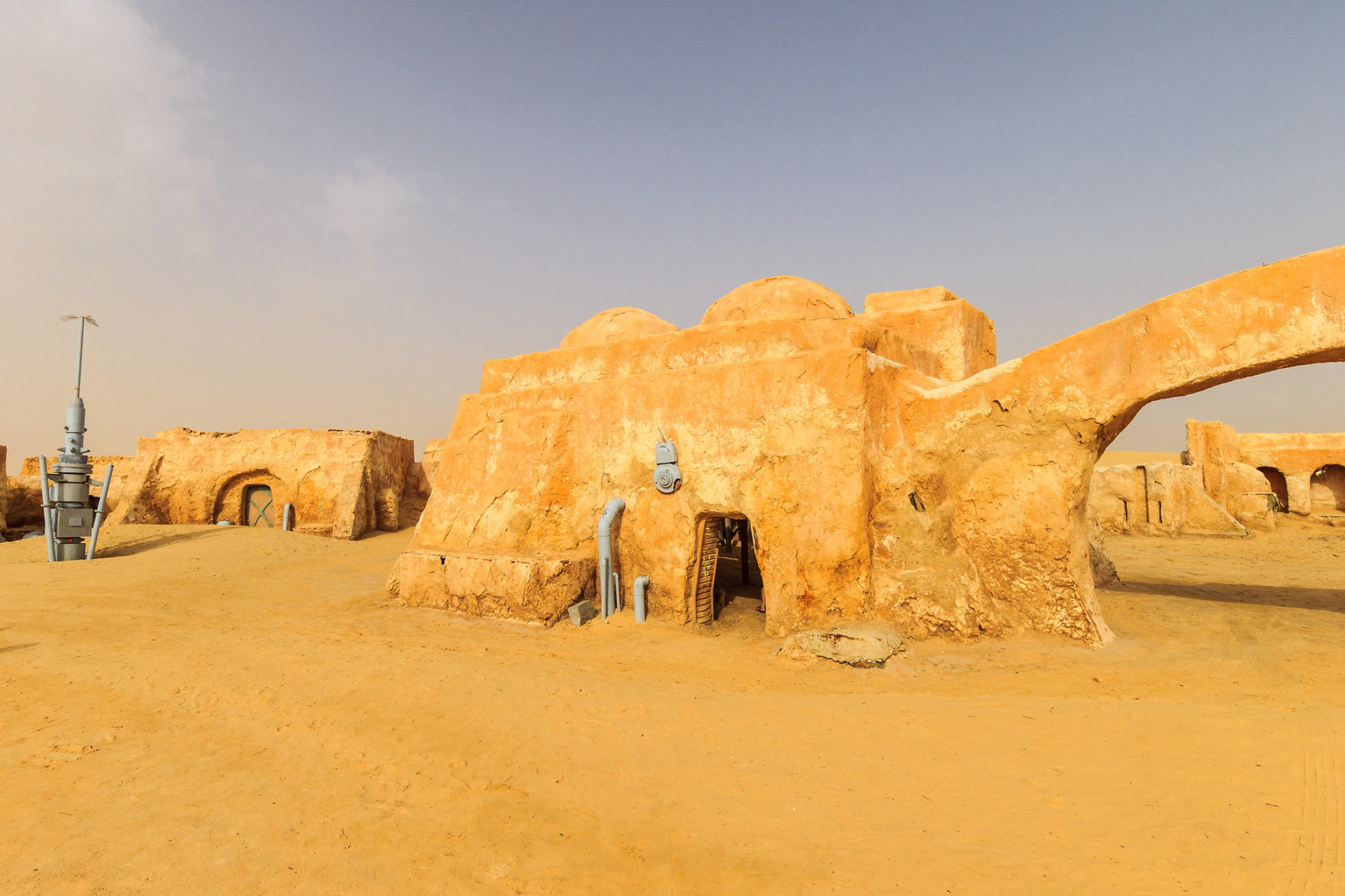 Пейзаж планеты Татуин из фильма «Звёздные войны». Источник: Shutterstock