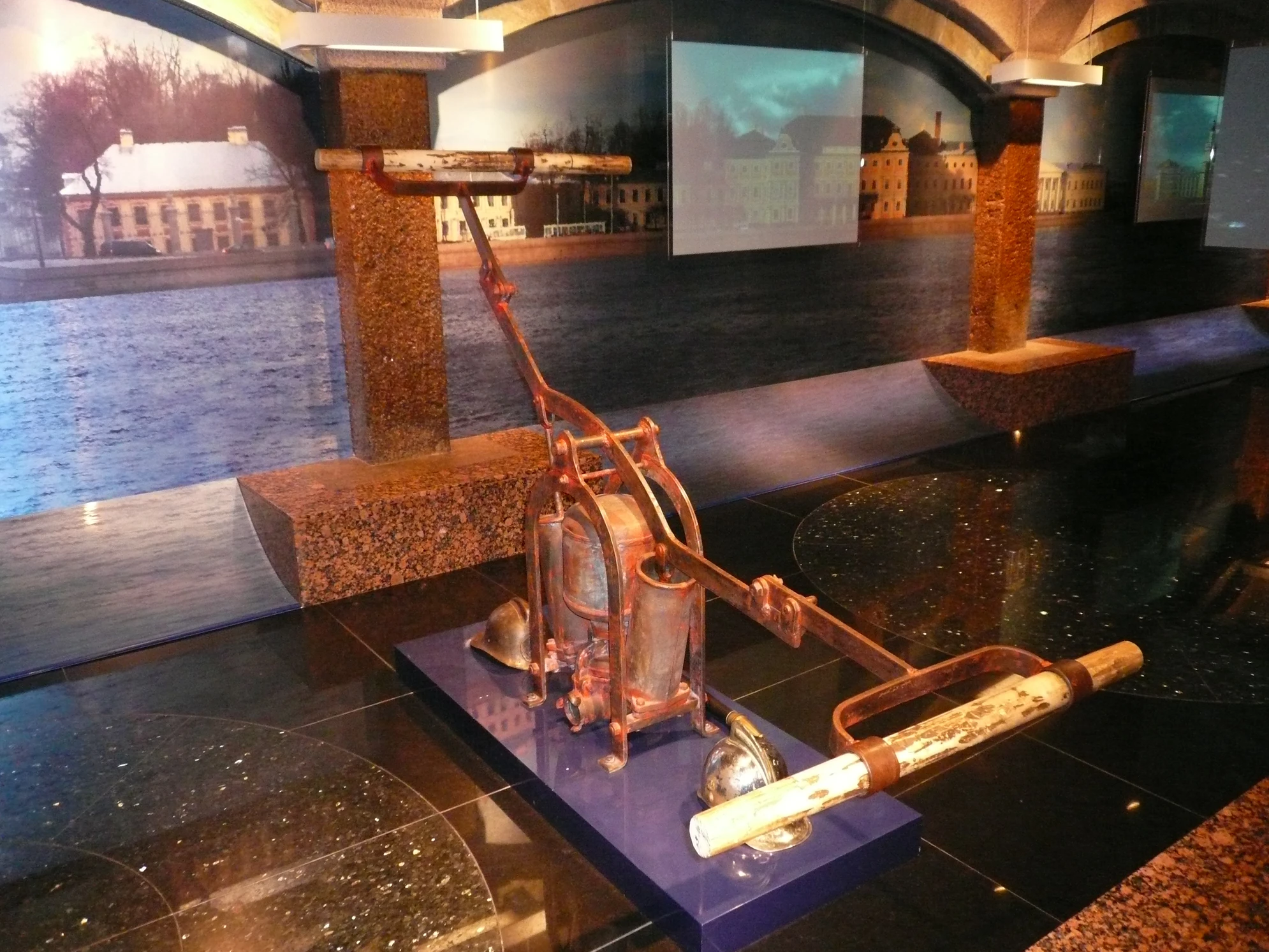 Музей представляет богатую коллекцию инженерных предметов, иллюстрирующих историю водоснабжения