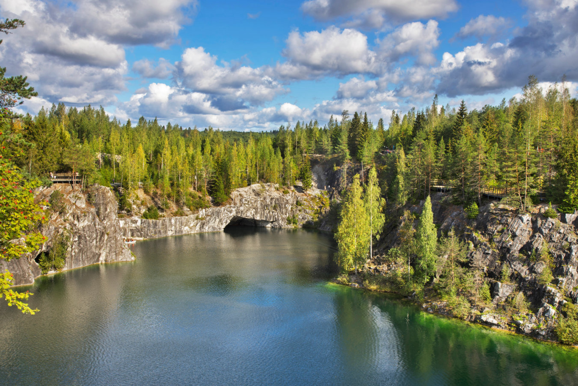 Горный парк Рускеала в Карелии: мраморный каньон, достопримечательности , путеводитель для туристов