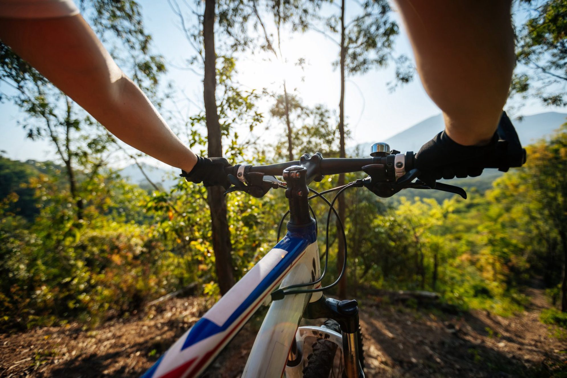 Инфраструктура на маршруте отсутствует - скамейки и зоны отдыха не предусмотрены elements.envato.com