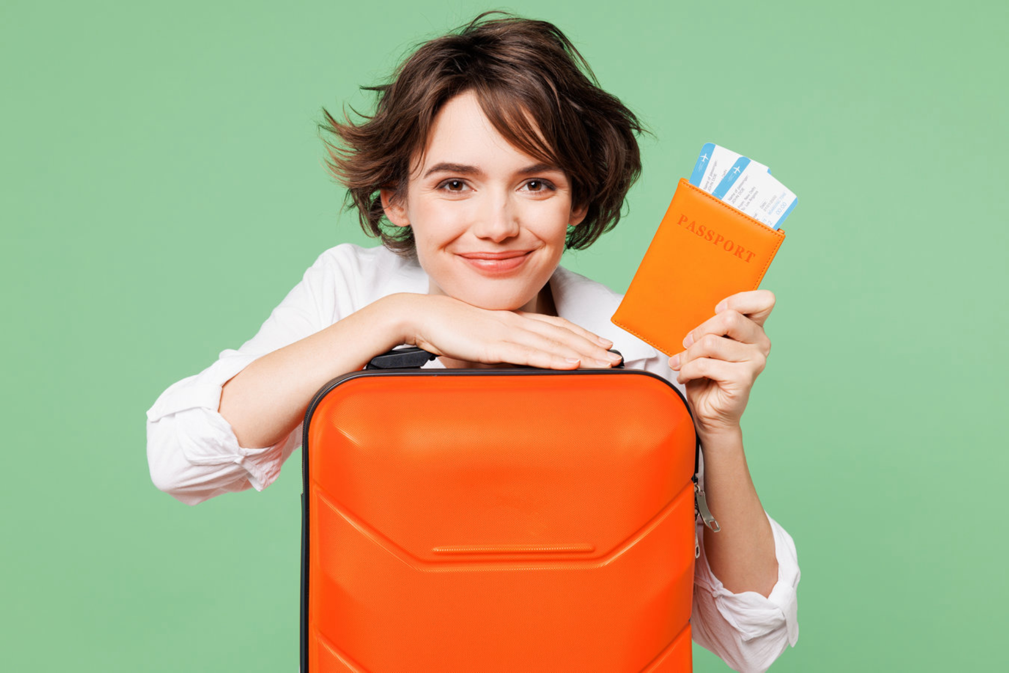 Для поездки в Китай понадобится обычный загранпаспорт и обратные билеты. Рекомендуем оформлять медицинскую страховку, так как медицина в Китае платная. shutterstock.com