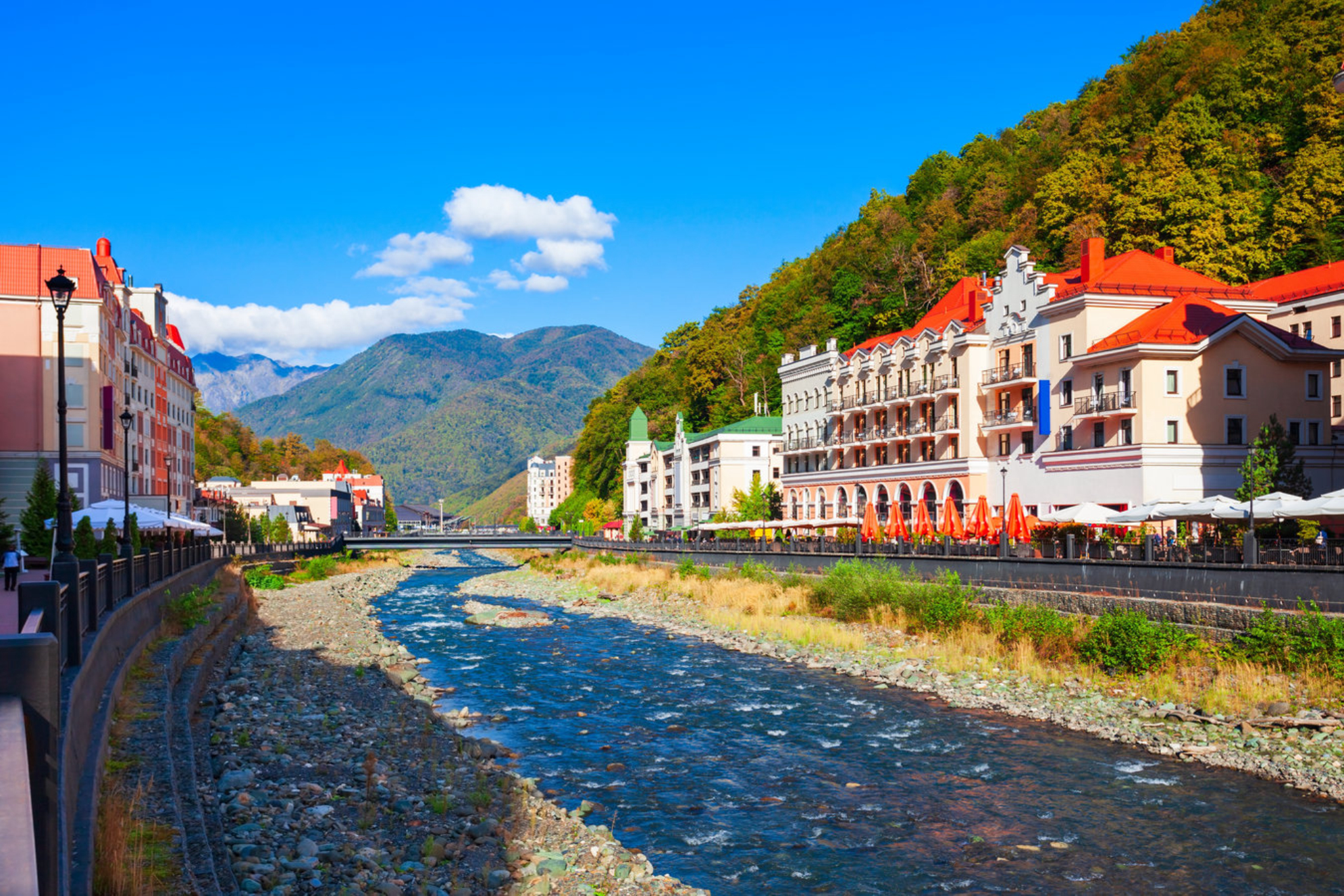 Река Мзымта во время дождей становится полноводной. Источник фото: shutterstock.com