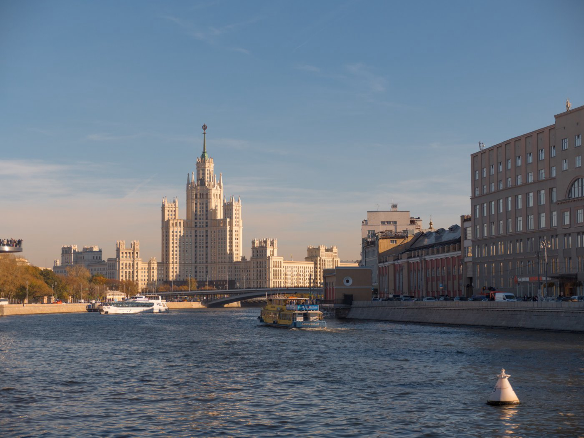 Речные прогулки в Москве в 2025 году: теплоходы, маршруты, цены и советы туристам