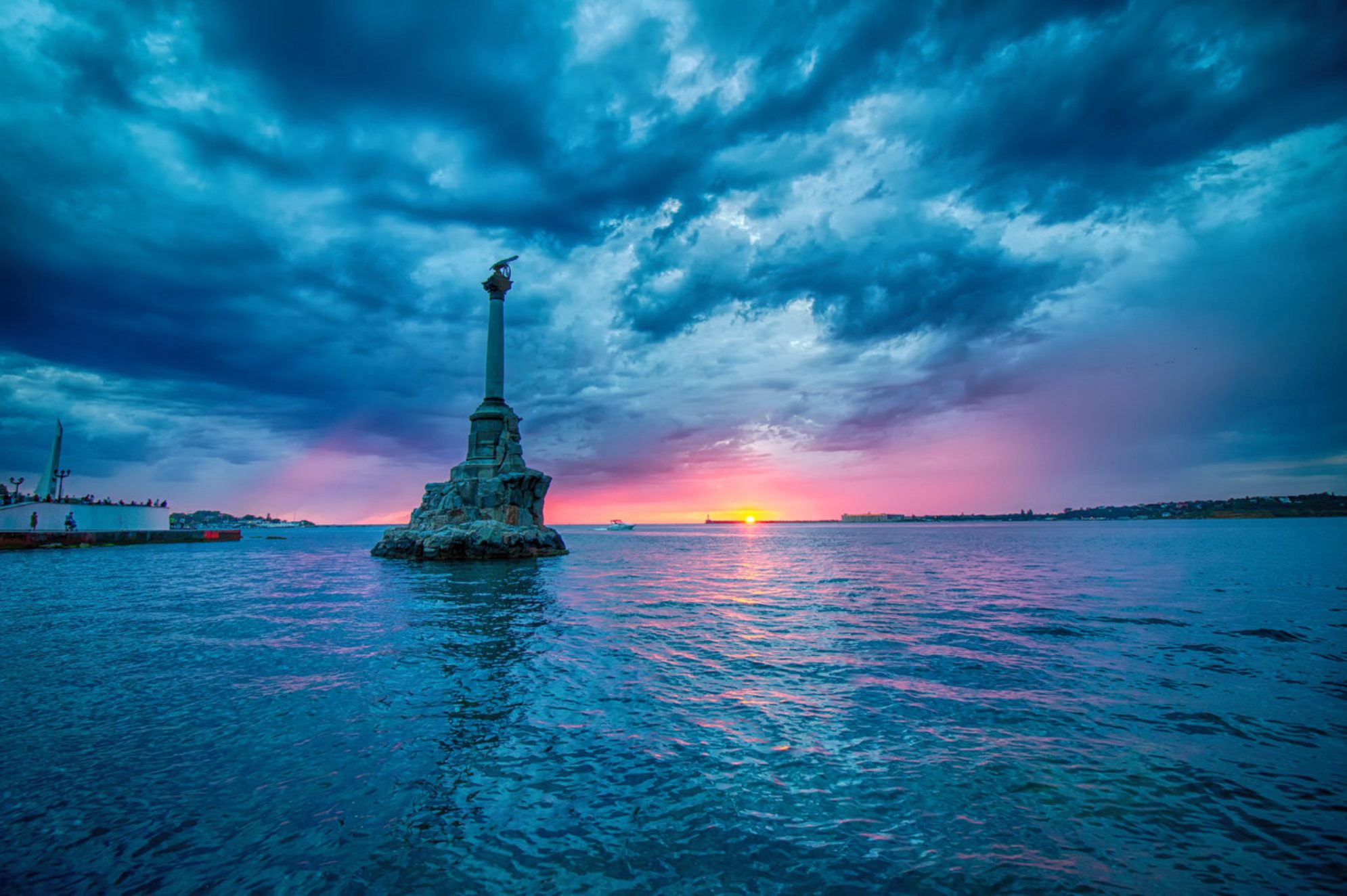 Монумент затопленным кораблям. Источник фото: shutterstock.com