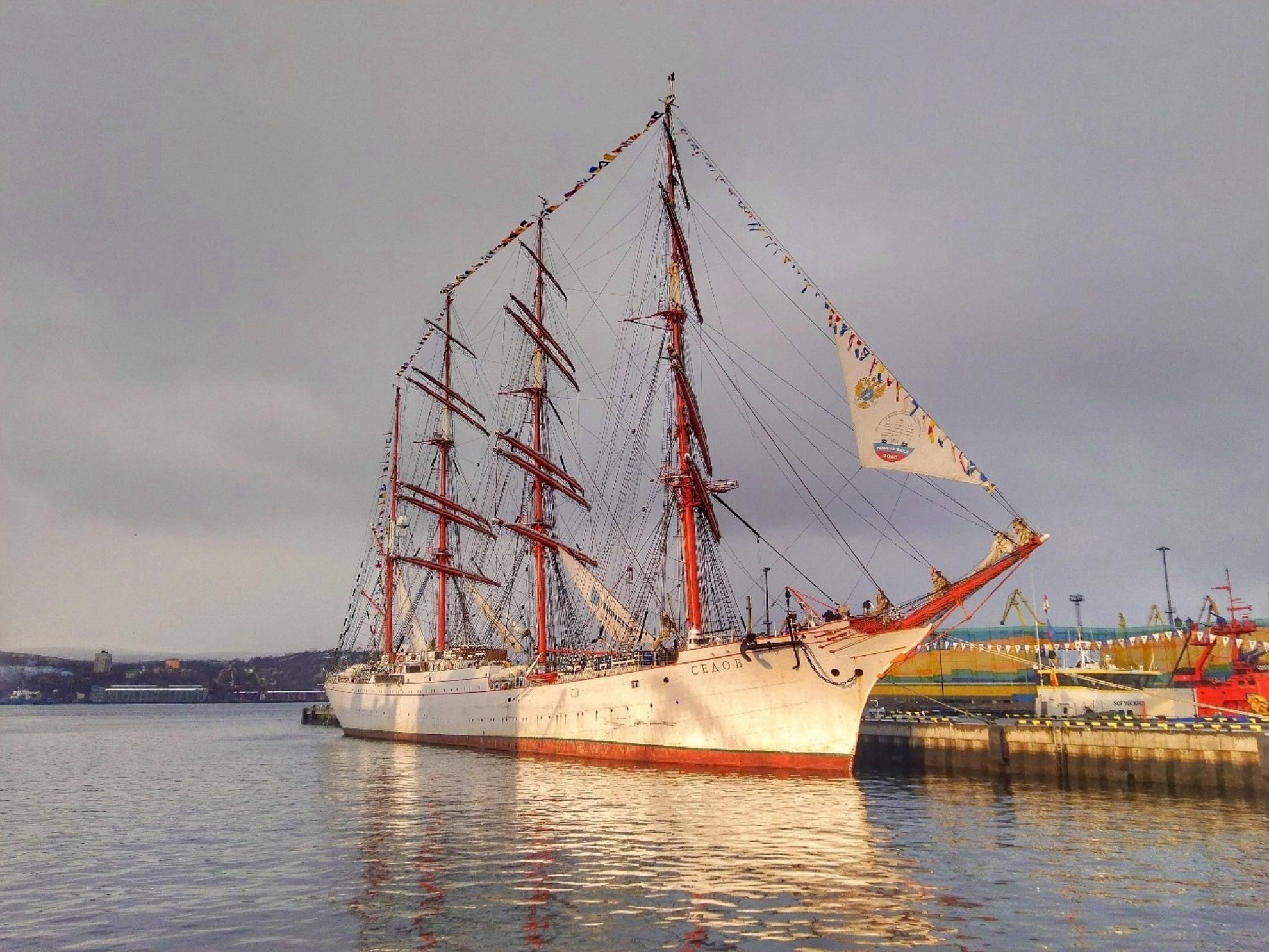 Барк «Седов», морвокзал, Мурманск.Источник фото: drive.google.comАвтор фото: Лада Егорова, из личного архива