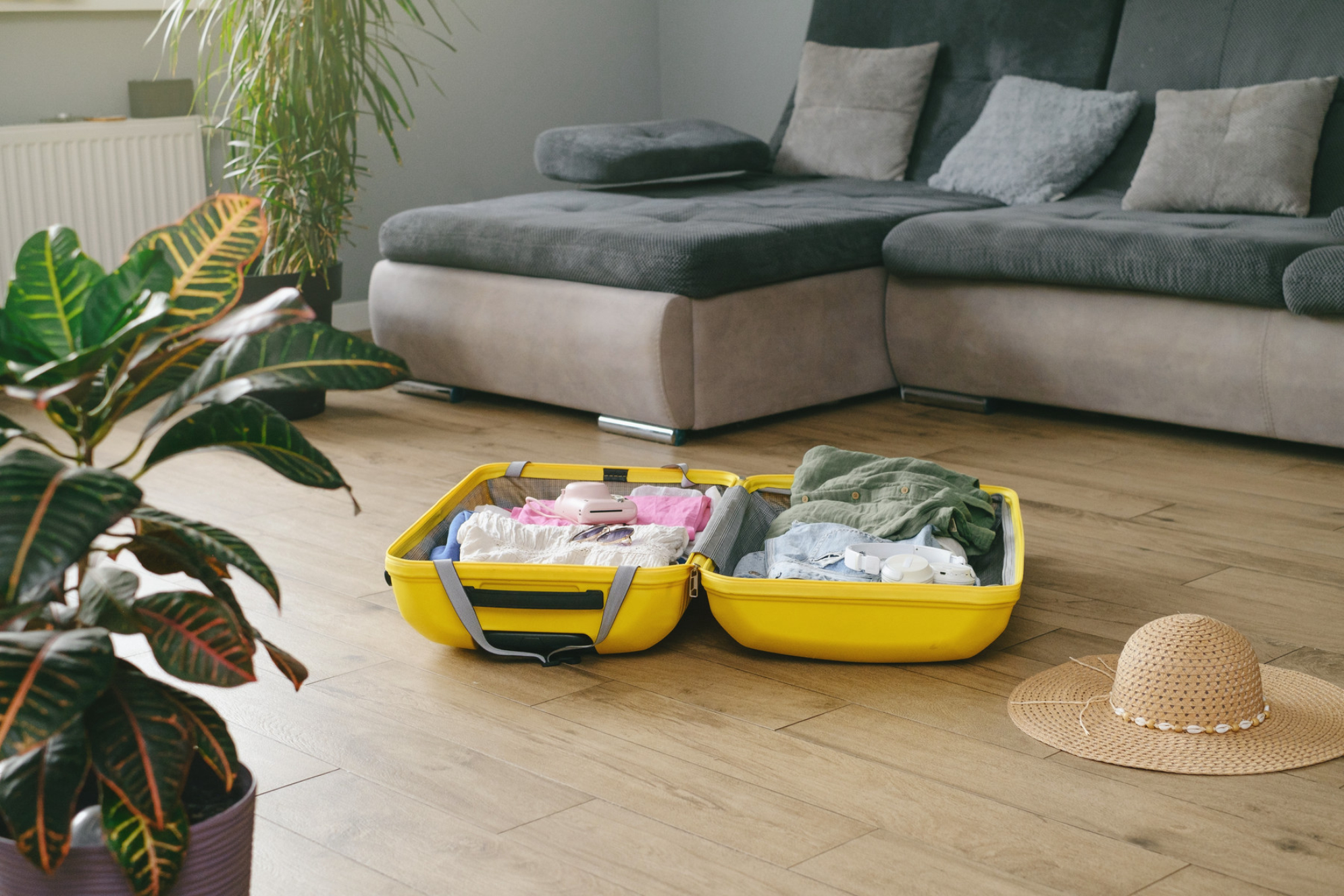 Собранный дорожный чемодан. Источник: Shutterstock