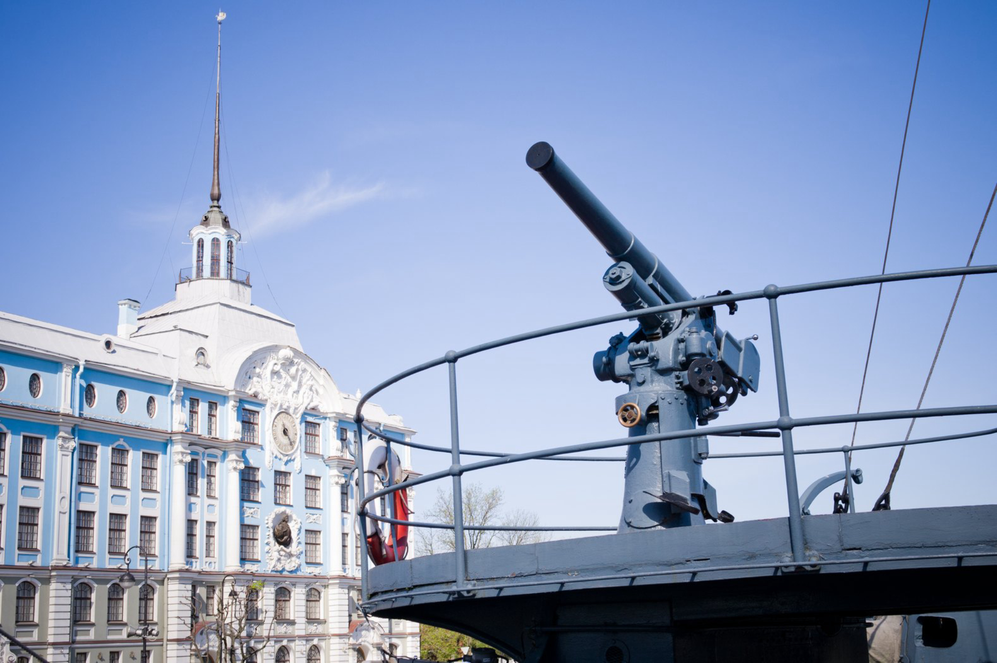 «Аврора» знаменита судьбоносным выстрелом. Источник фото: shutterstock.com