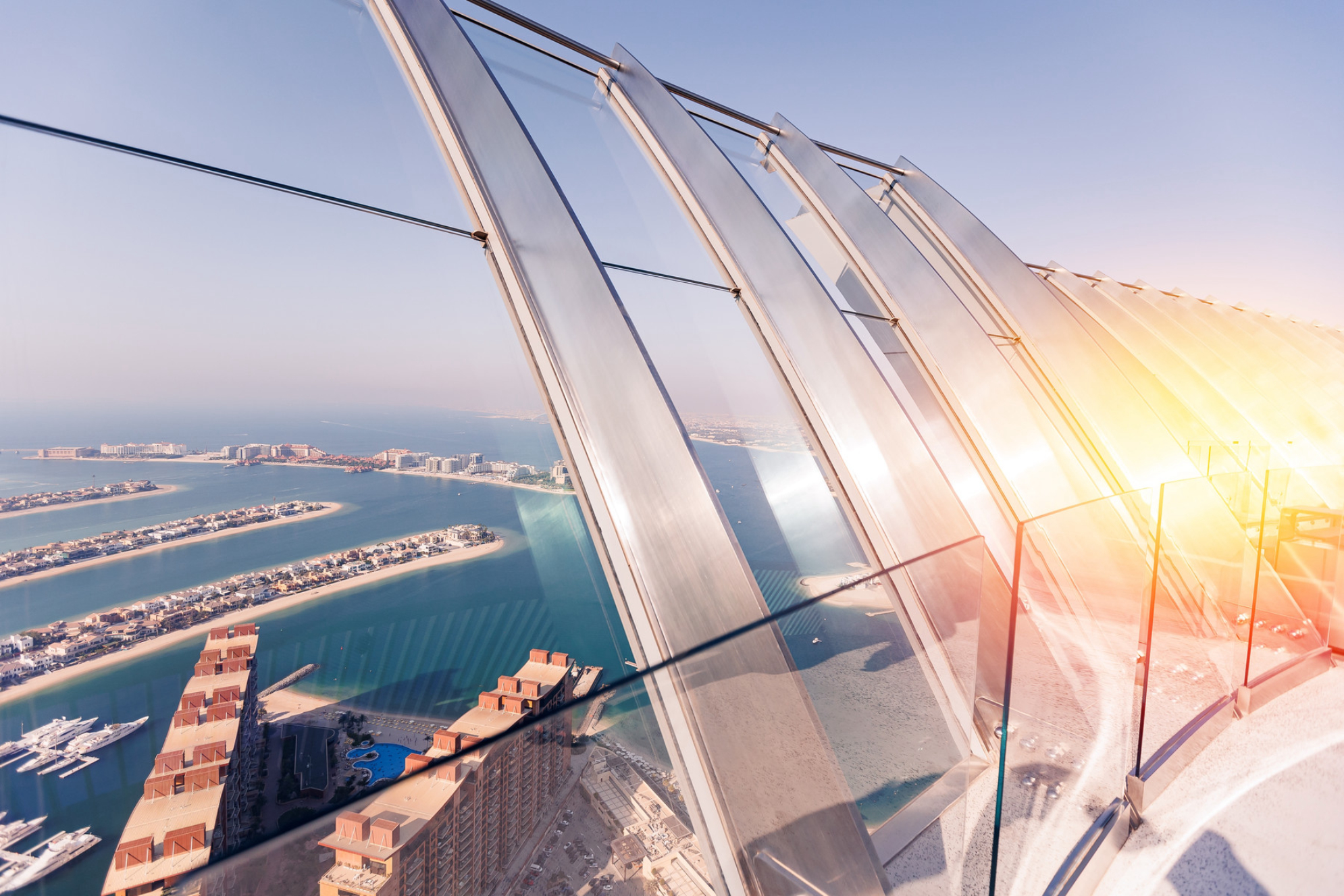 Обзорный вид со смотровой площадки в Дубаи Shutterstock