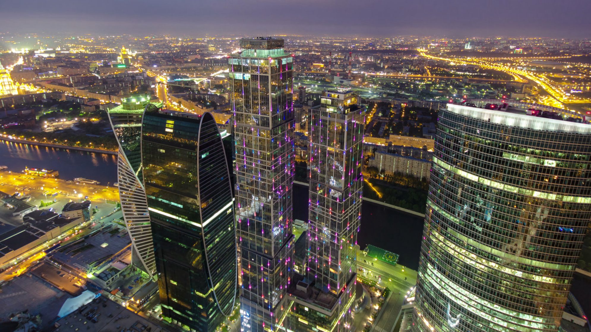 Не упустите возможность подняться на самый высокий этаж башни Москва-сити Shutterstock