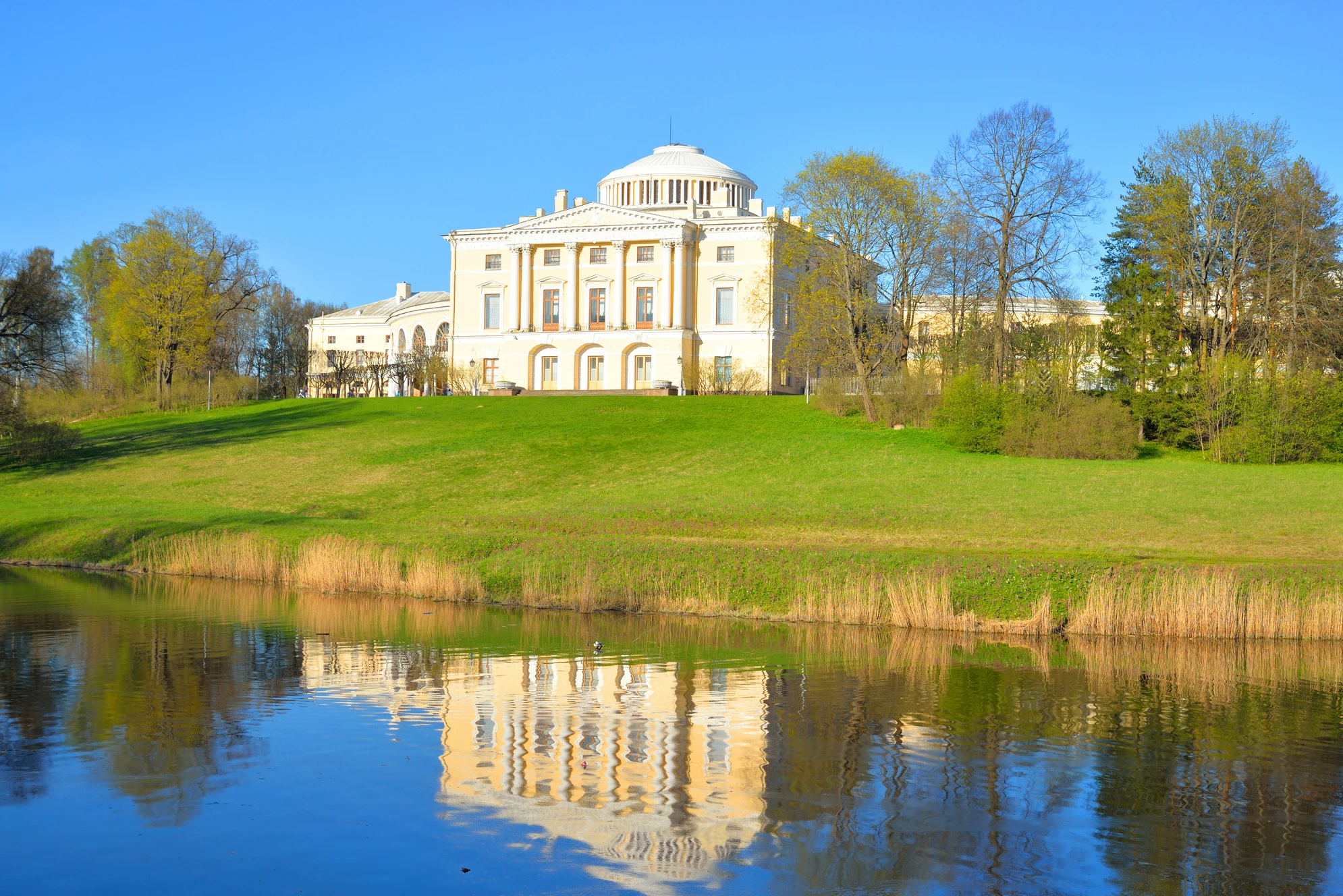 Павловский дворец - центральная часть дворцово-паркового ансамбля Павловска, выдающийся памятник архитектуры классицизма конца XVIII - начала XIX веков. Источник: Shutterstock