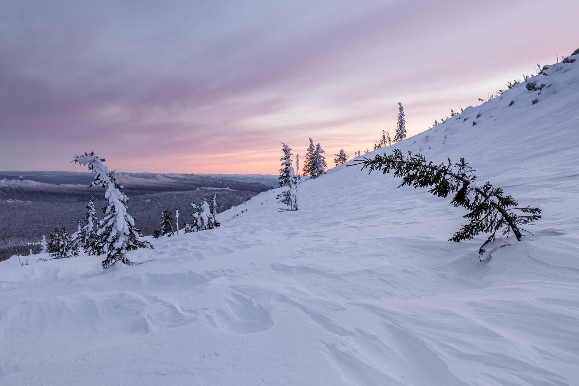Хребет Кумардак зимой. Южный Урал, Россия. Shutterstock