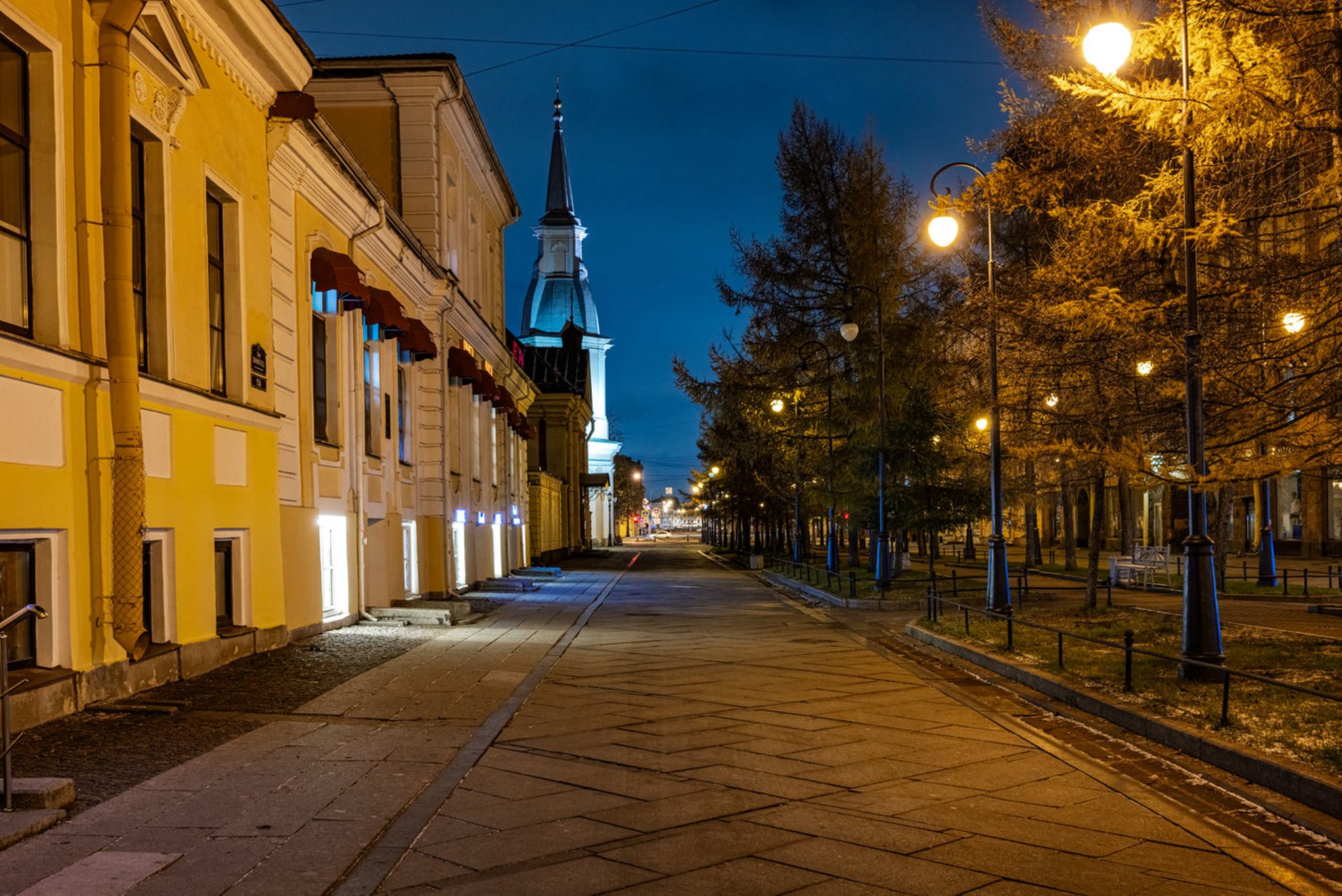 Андреевский бульвар - пешеходная зона Васильевского острова. Источник фото: Яндекс Диск. Автор: СПб ГБУ «ГТИБ»