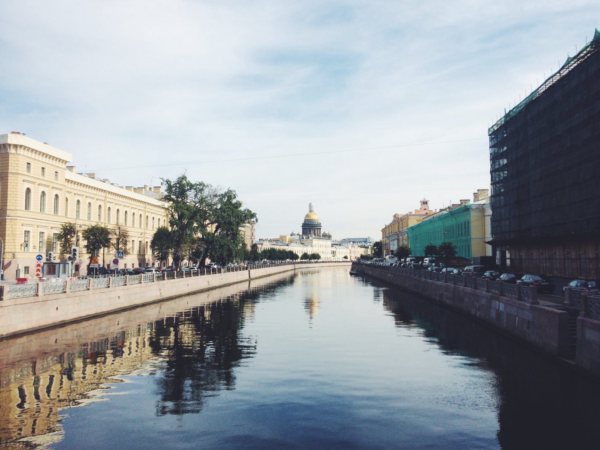Чтобы выбрать подходящий маршрут, оцените свой уровень: для новичков подходят тихие каналы без волн. Источник фото: elements.envato.com