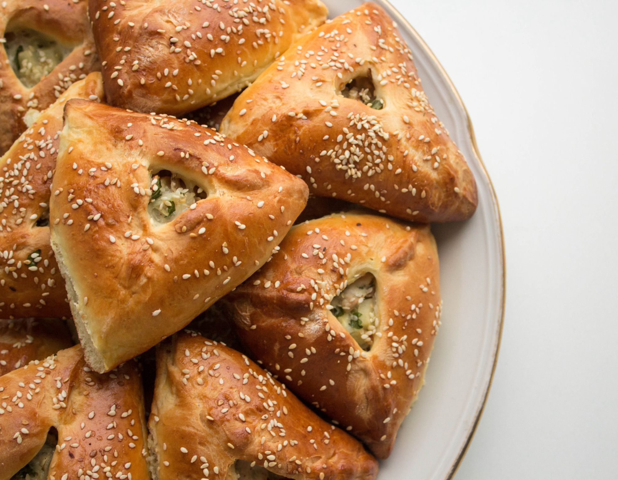 Татарское блюдо эчпочмак - пирожки с мясом, картофелем и зеленью. Источник: Shutterstock