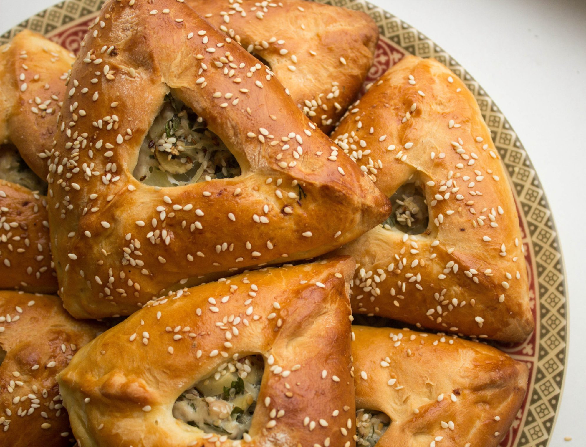 Эчпочмак - пирожки с мясом, картофелем и зеленью. Источник: Shutterstock