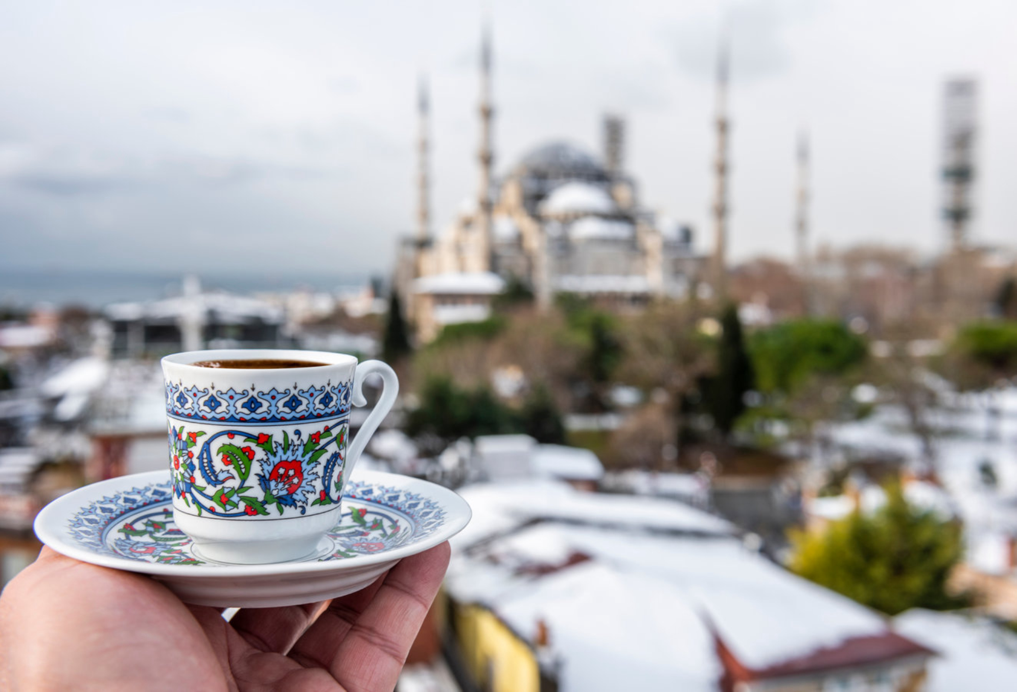 Внимательно изучите сезонные предложения. В зимний период цены на туры и проживание значительно ниже. shutterstock.com