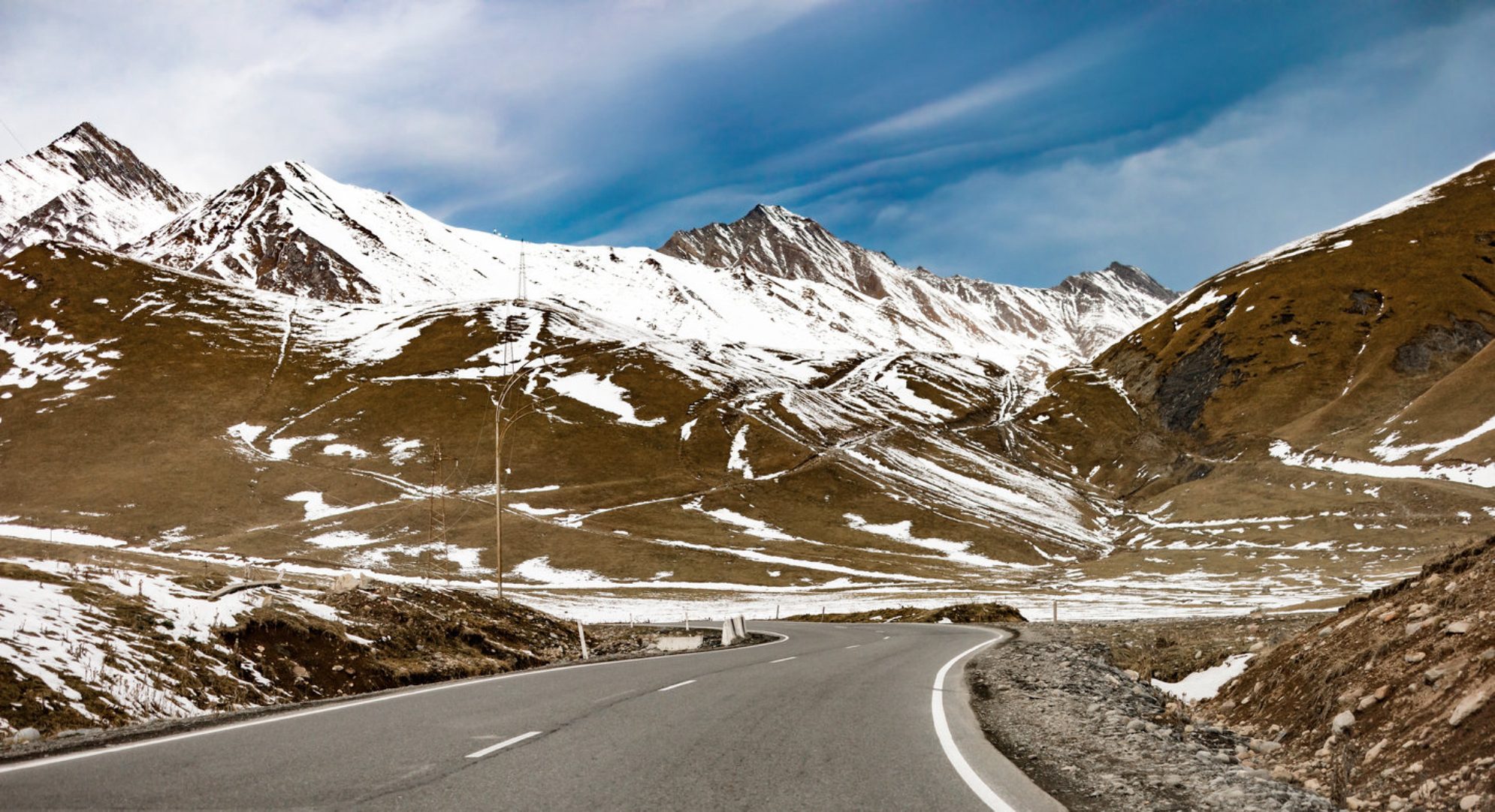 Военно-Грузинская дорога покоряет каждого путешественника. Источник: Shutterstock