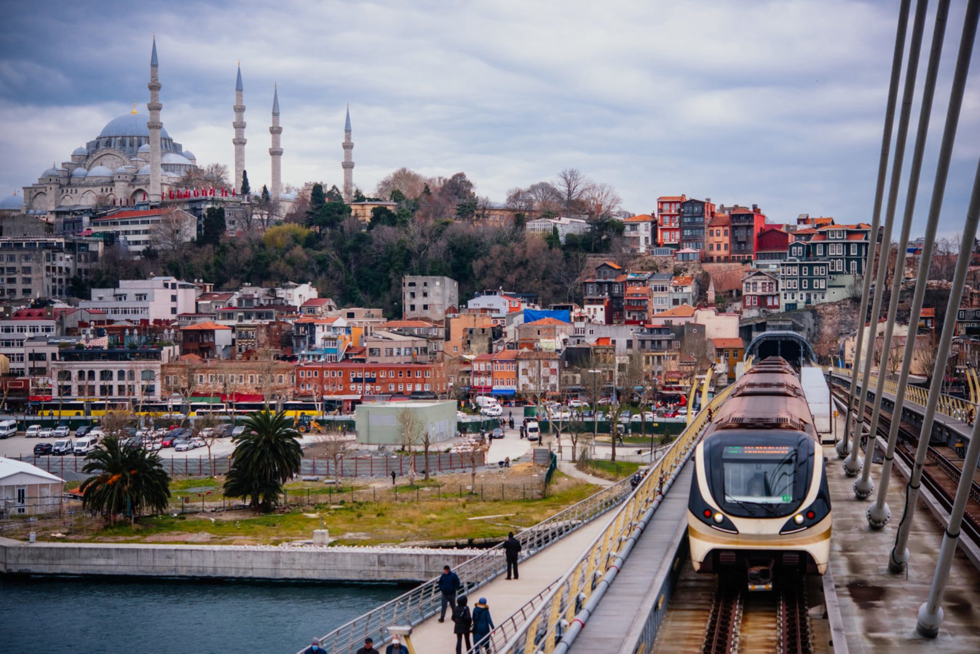 Стамбульский транспорт. Источник фото: shutterstock.com