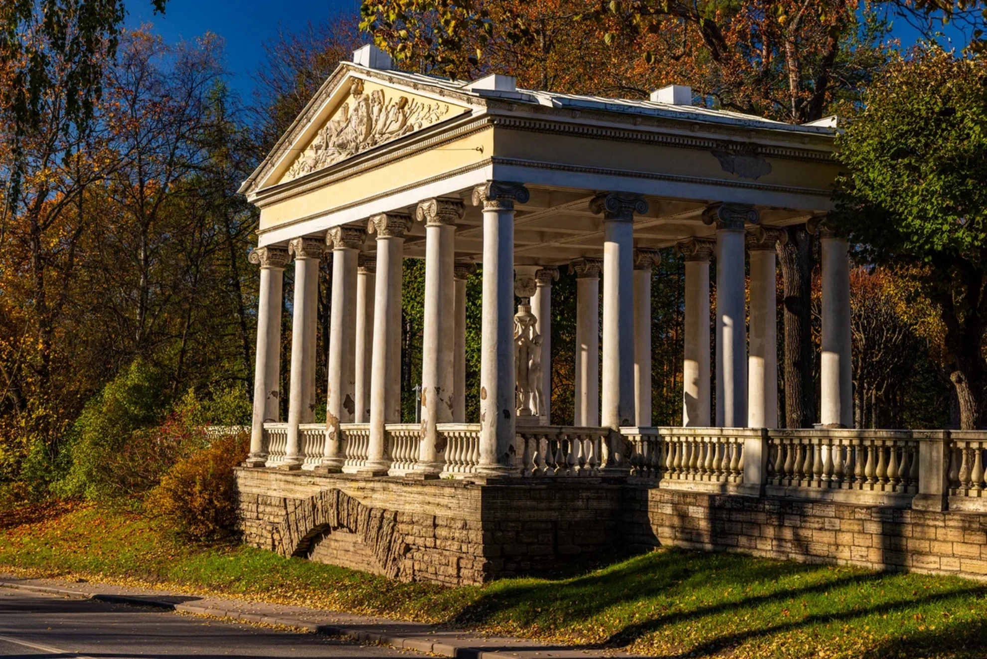 Павильон Трех граций.Источник фото: disk.yandex.ruАвтор: Лицензионный фотобанк СПб ГБУ "ГТИБ"