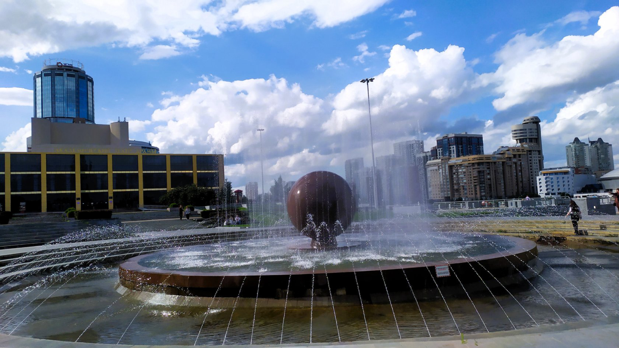 Фонтан «Шар». Автор фото: Любовь Федорова