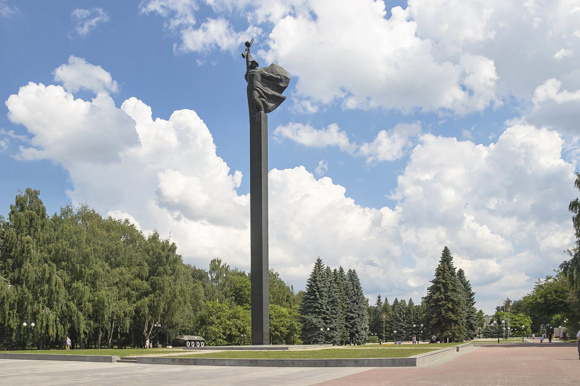 Памятник-монумент Воинской Славы в Центральном парке. Источник фото:ru.wikipedia.orgАвтор: Novingalina