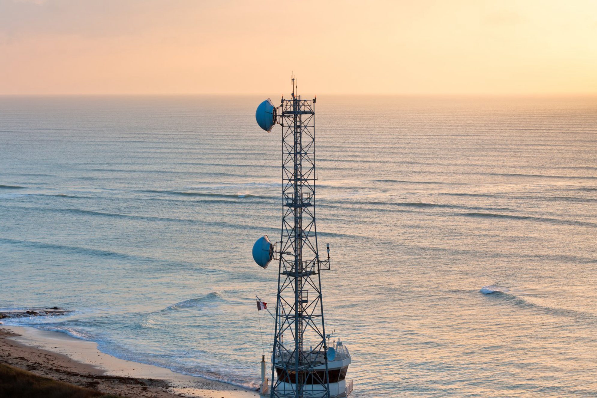 Мобильную связь в Крыму предлагают на особых условиях. Источник: Envato Elements