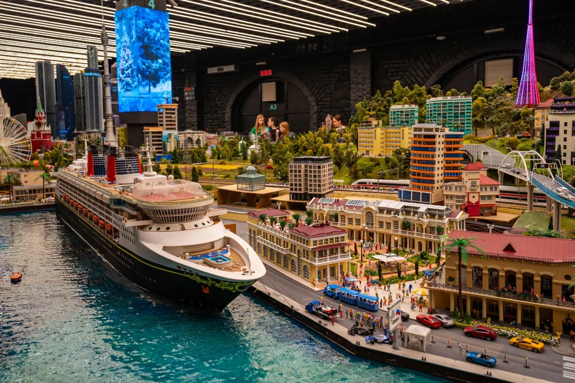 Музей «Гранд Макет Россия».Источник фото: disk.yandex.ruАвтор: Лицензионный фотобанк с фотографиями Санкт-Петербурга