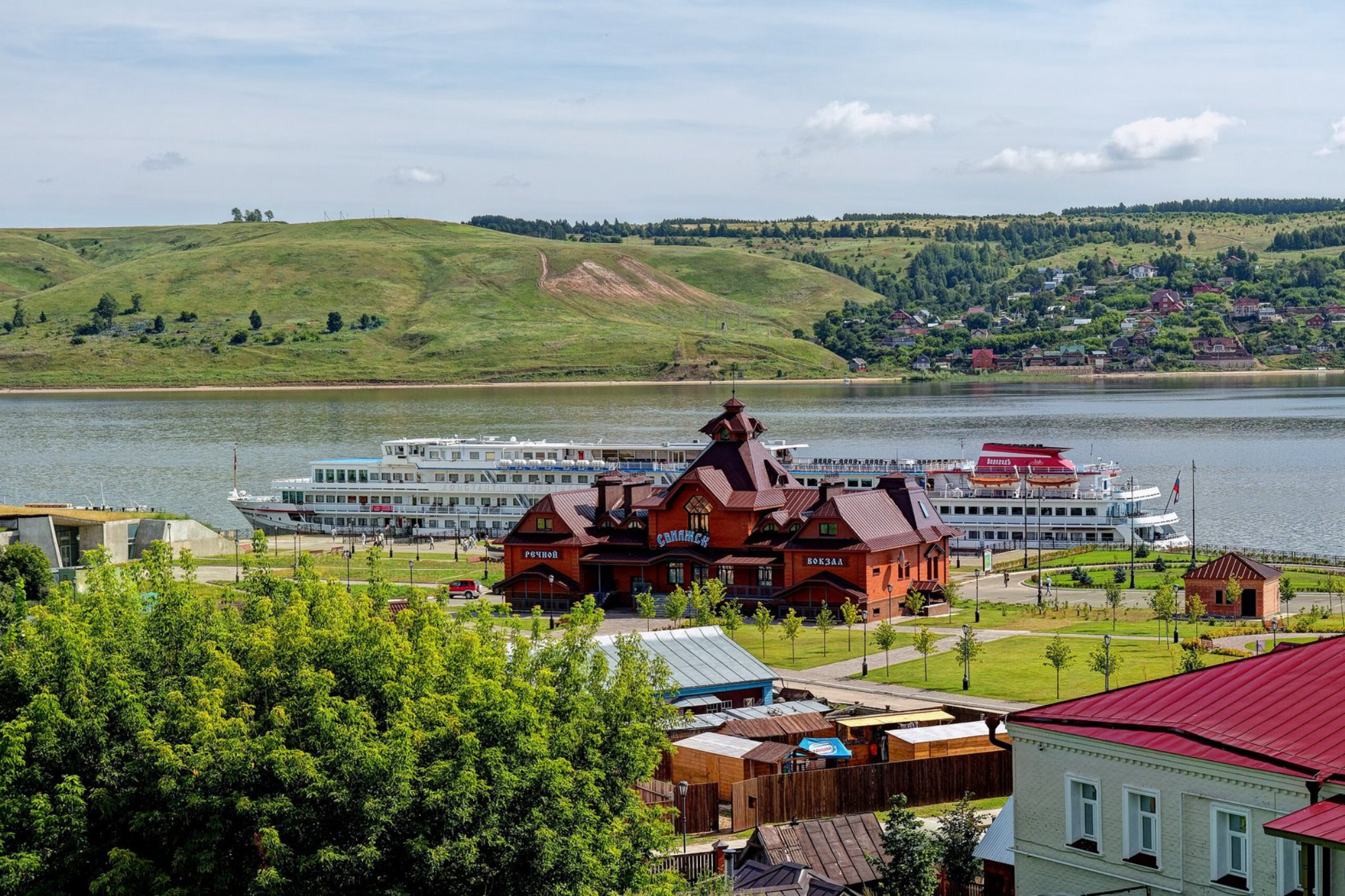 Экскурсия из Казани: Свияжск, Раифский монастырь и Храм всех религий за один день