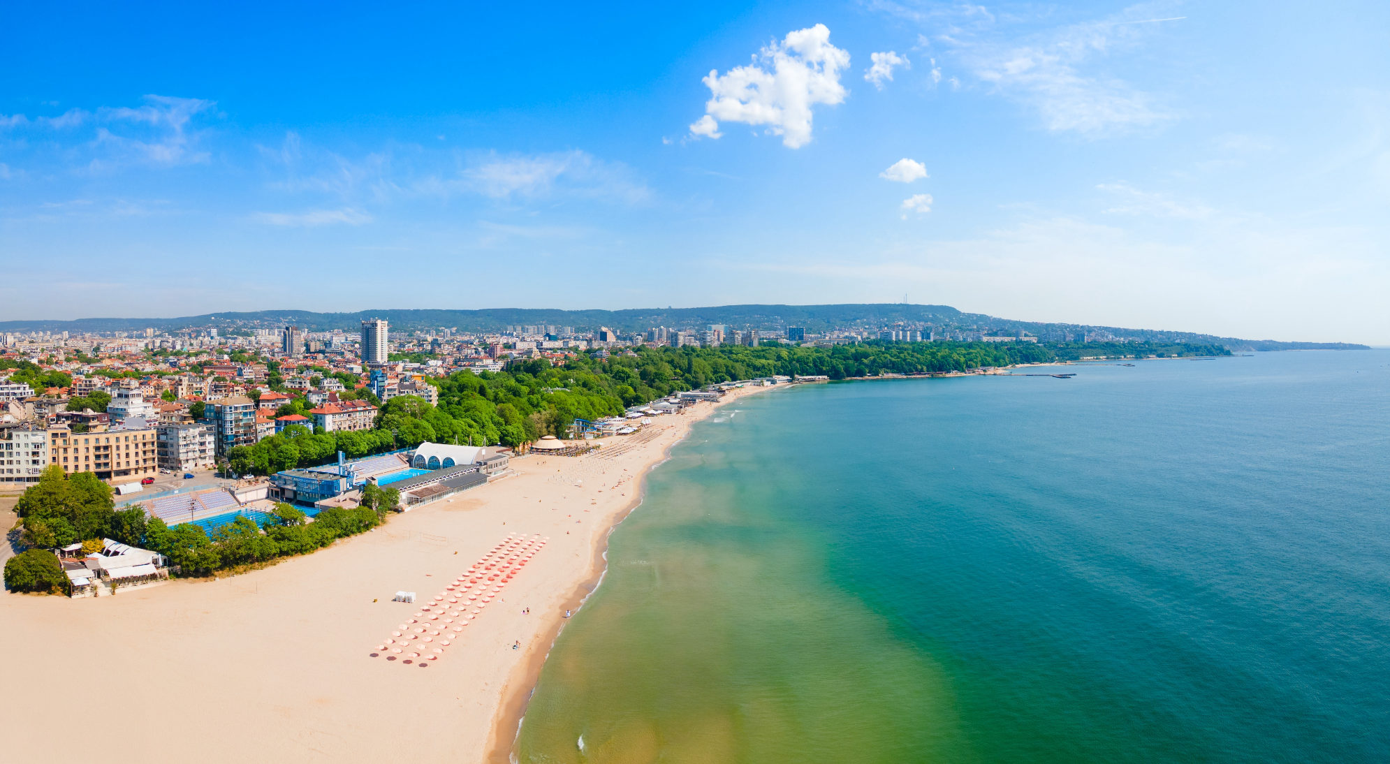 Вид на главный городской пляж Варны, Болгария. Источник: Shutterstock