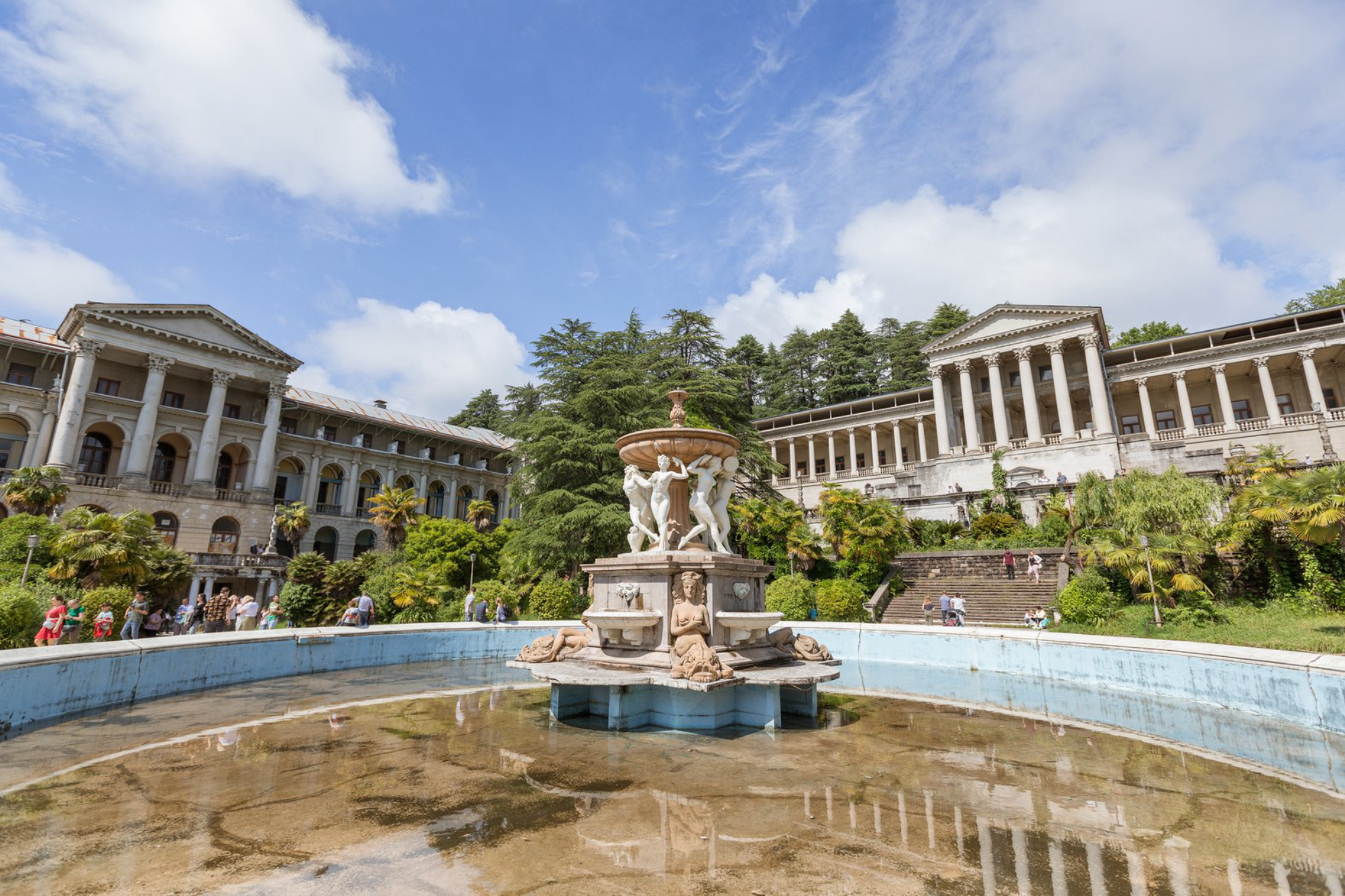 Санаторий Орджоникидзе в Сочи: история, почему закрыли и как попасть