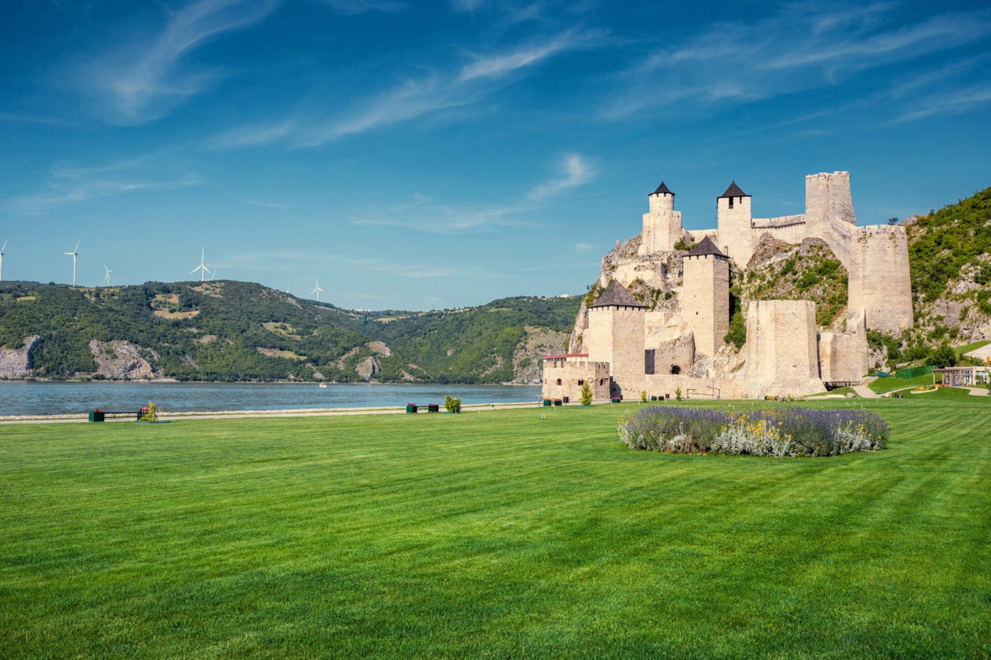 Сербия - это недорогая Европа. Источник: Shutterstock