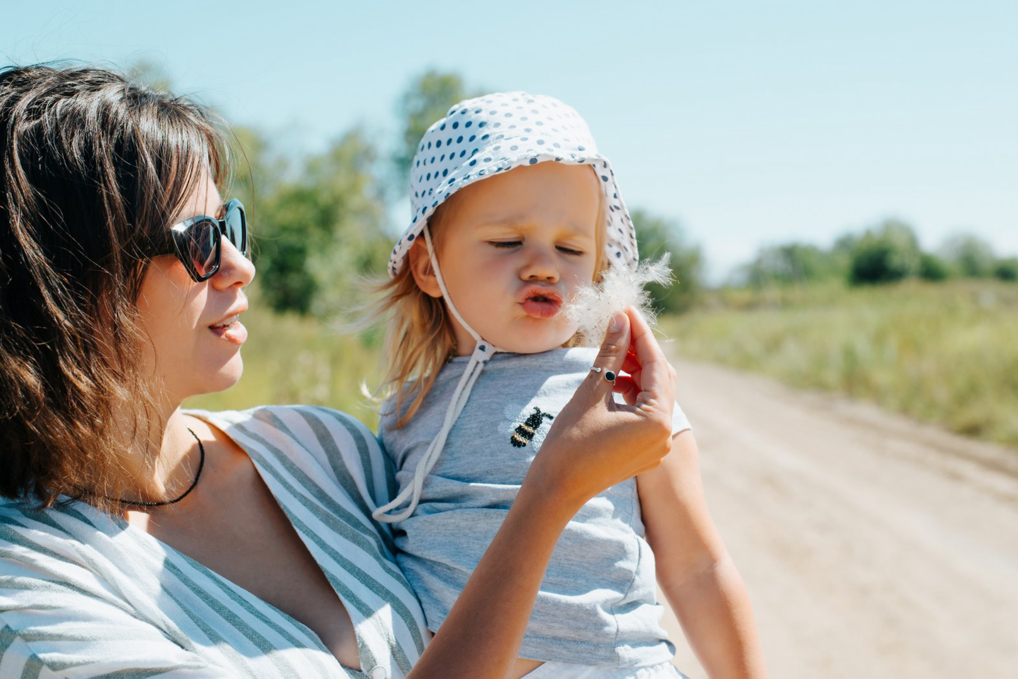 Вы знали, что теплообмен детей и взрослых отличается? elements.envato.com.