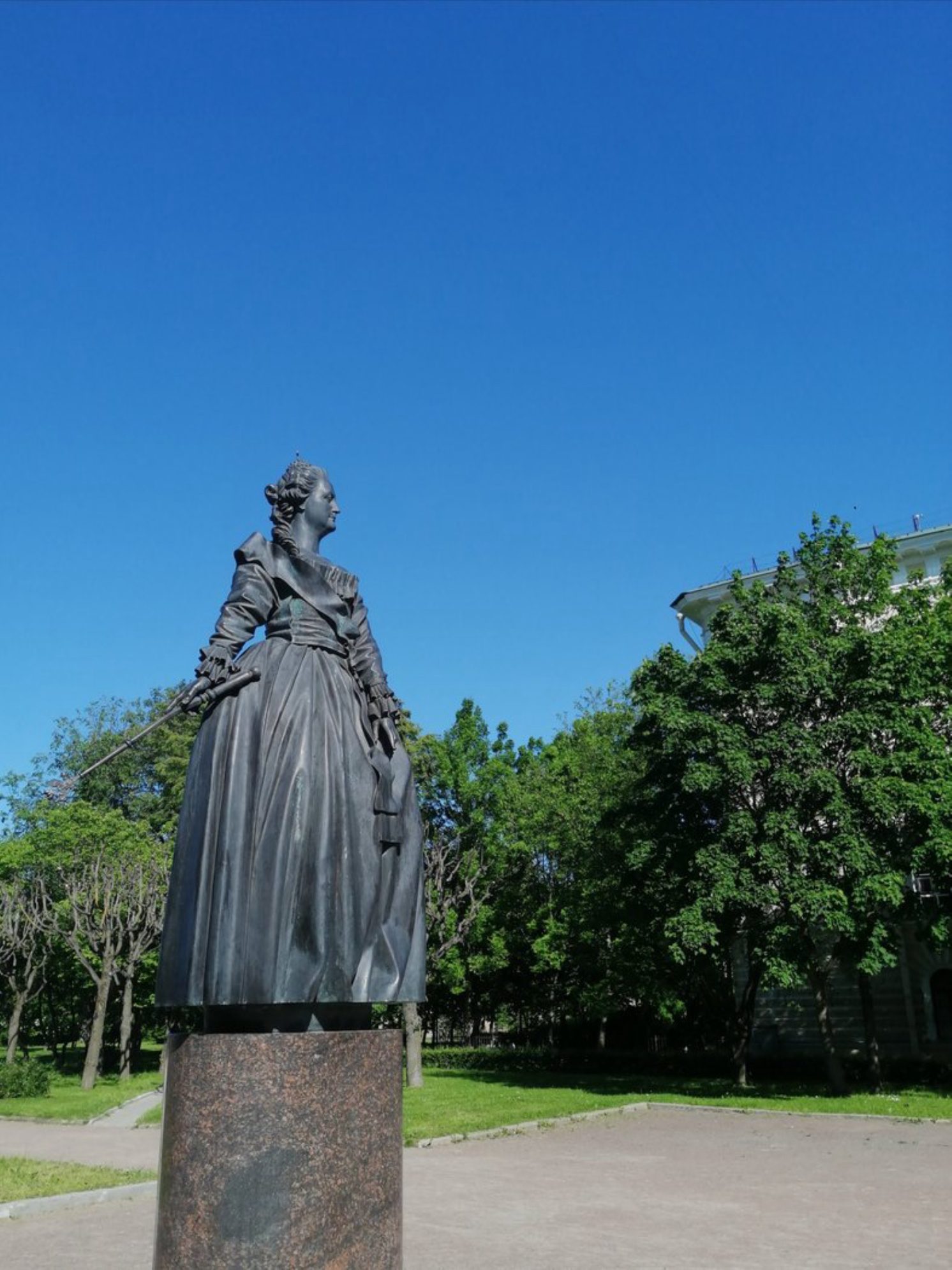 Памятник Екатерине II, расположенный в г.Пушкин (Царское Село). Автор фото: Т.Леднева