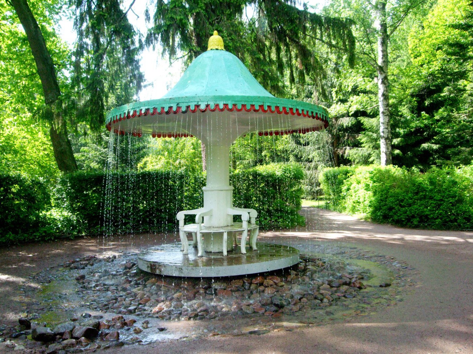 Не пропустите «шутихи» - фонтаны-сюрпризы, которые неожиданно обдают прохожих струями воды. Источник: shutterstock.com