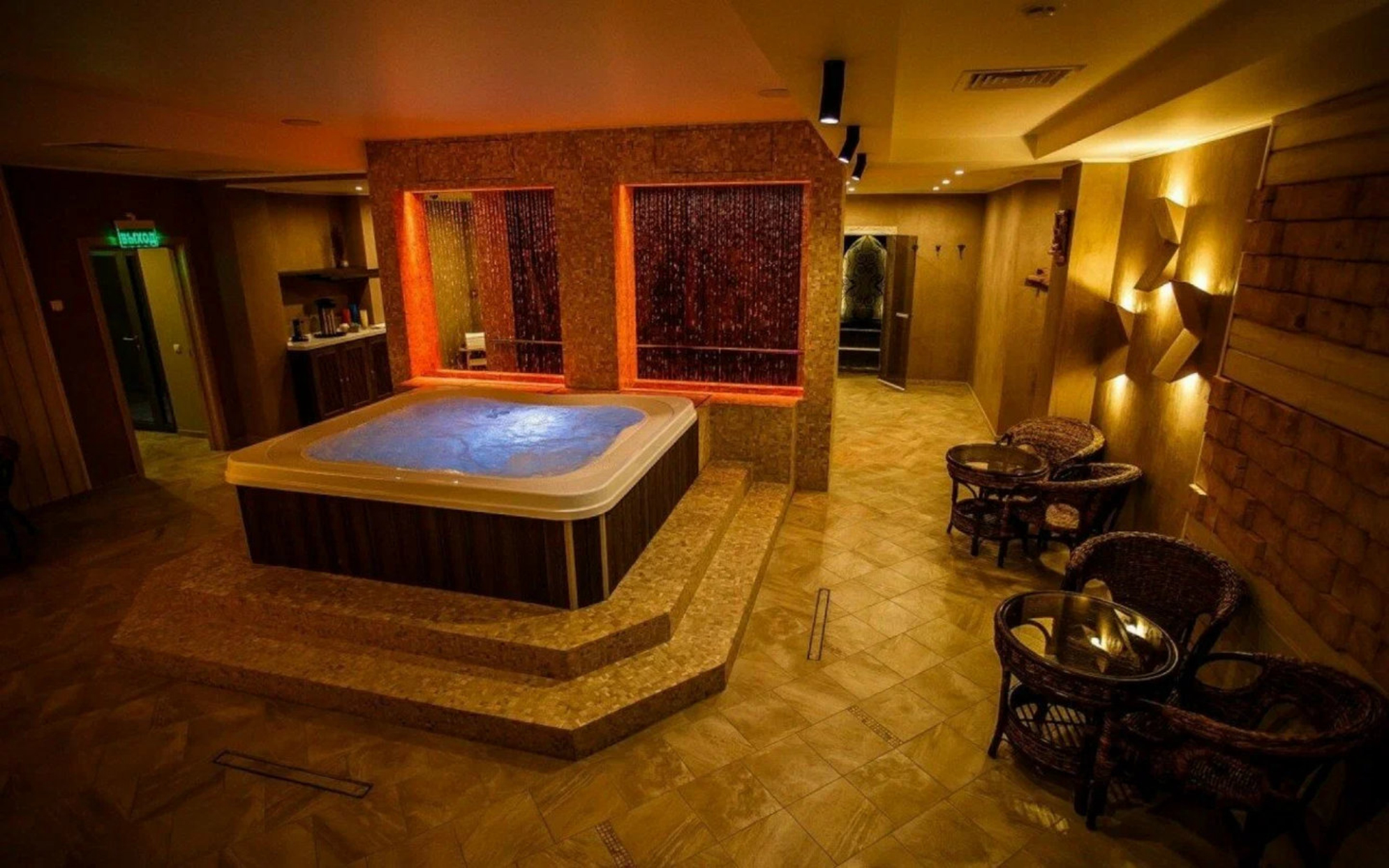 Отель «Три совЫ». Источник