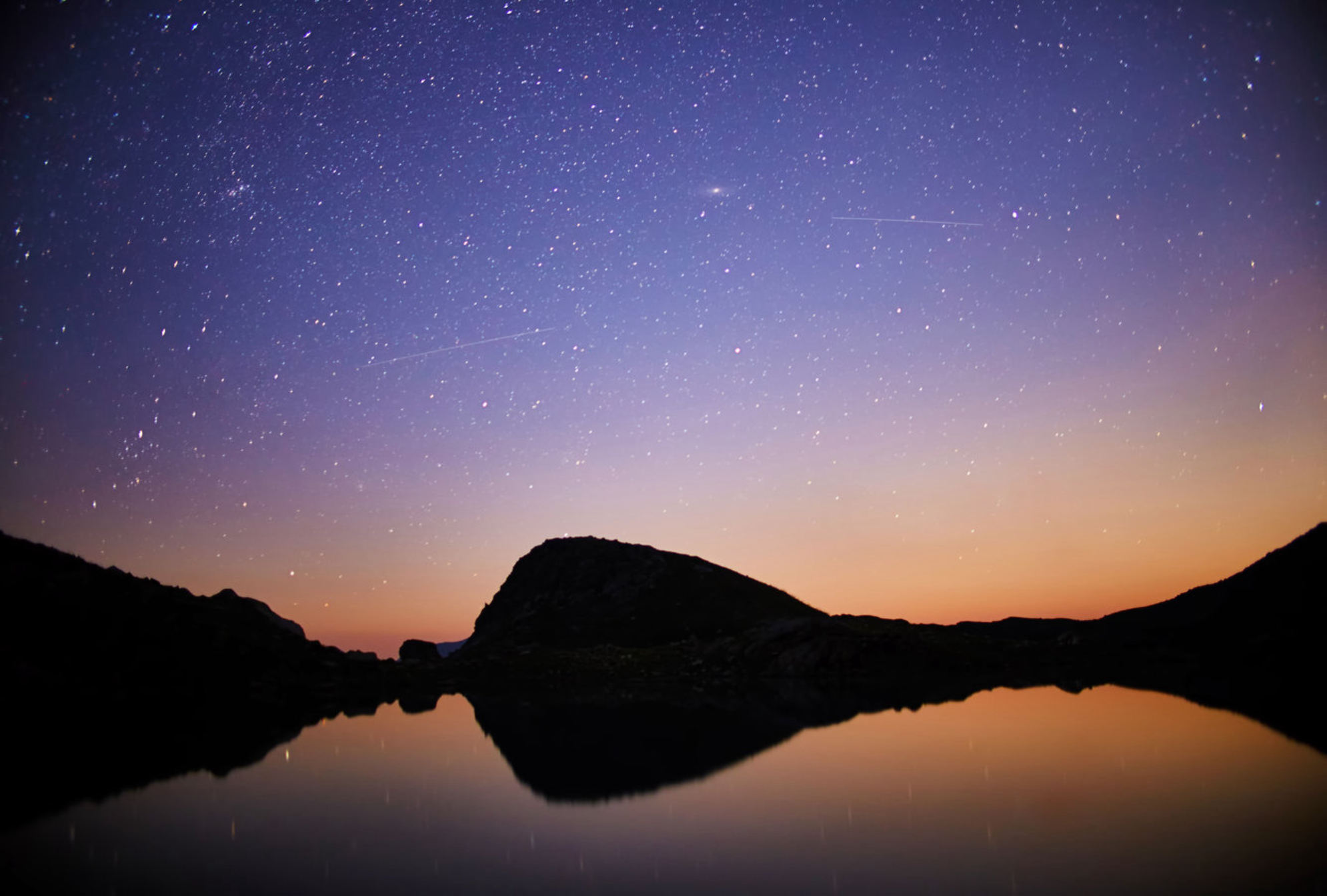 Ночь над горным хребтом Архыз, Россия. Источник: Shutterstock