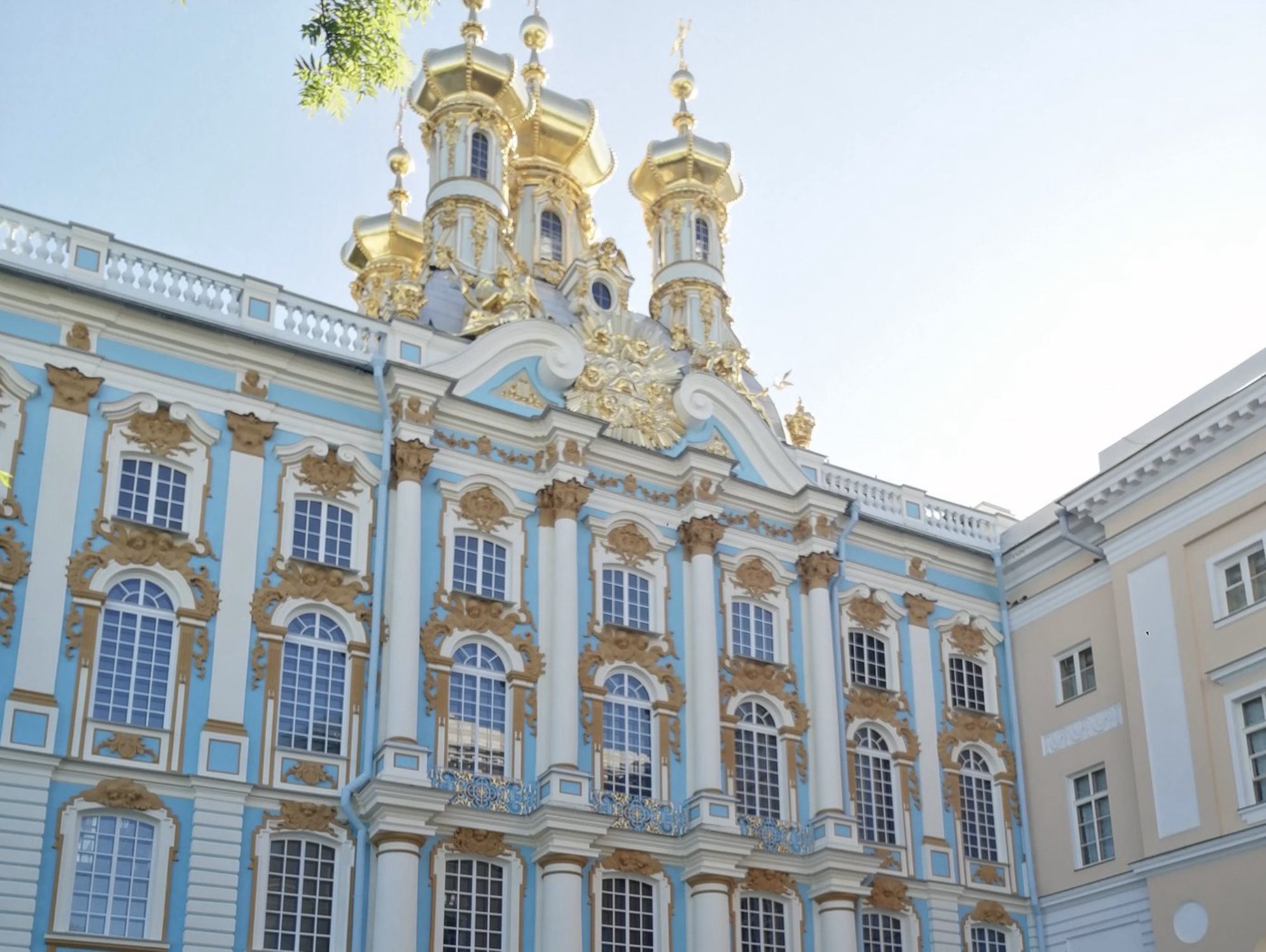 Многие приезжают в г. Пушкин, чтобы увидеть Екатерининский дворец. Автор фото: Т.Леднева
