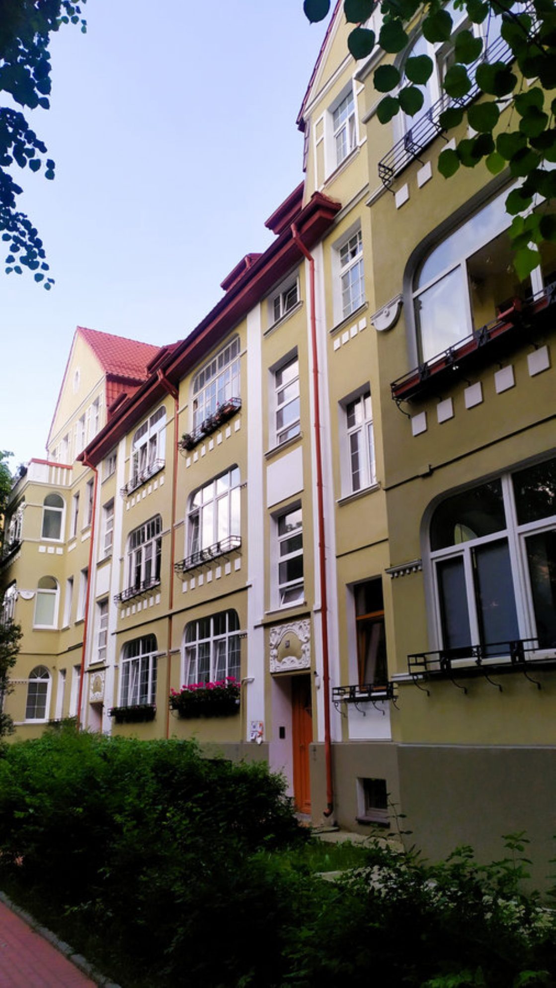 Один из домов по улице Красная, Калининград. Автор фото: Любовь Федорова