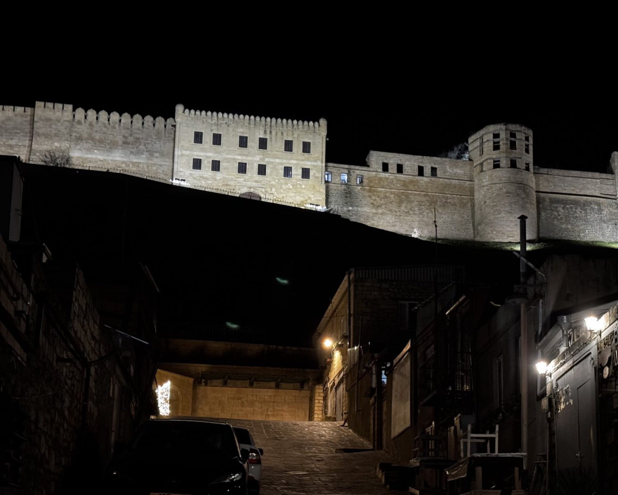 Крепость Нарын-Кала ночью. Дербент.Автор фото: Лазарева Кристина