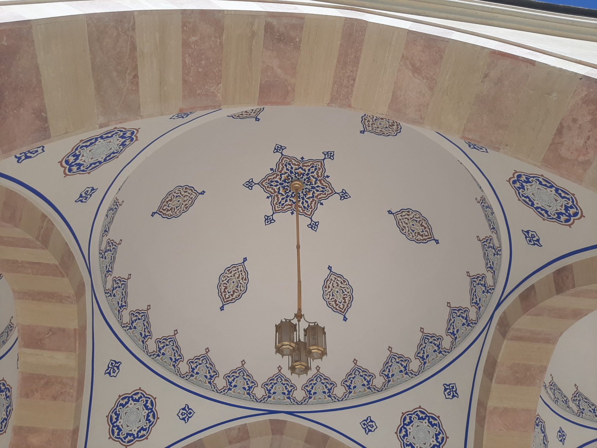 Роспись внутри мечети «Сердце Чечни». Автор фото: Ирина Дорофеева