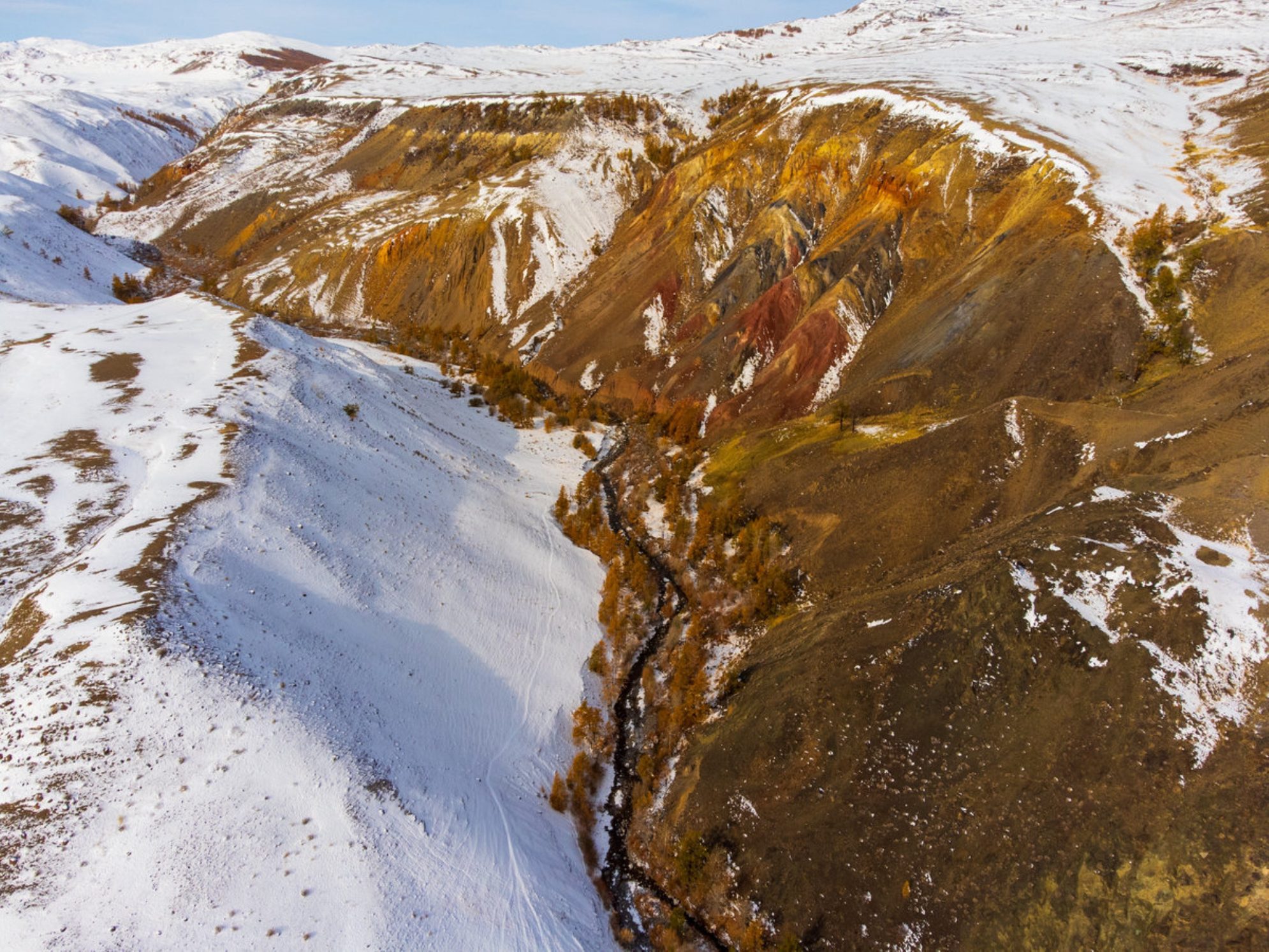 Кызыл называют «географическим центром Азии». Зимой город впечатляет снежными пейзажами и уникальным сочетанием русской и тувинской культур. Источник: shutterstock.com