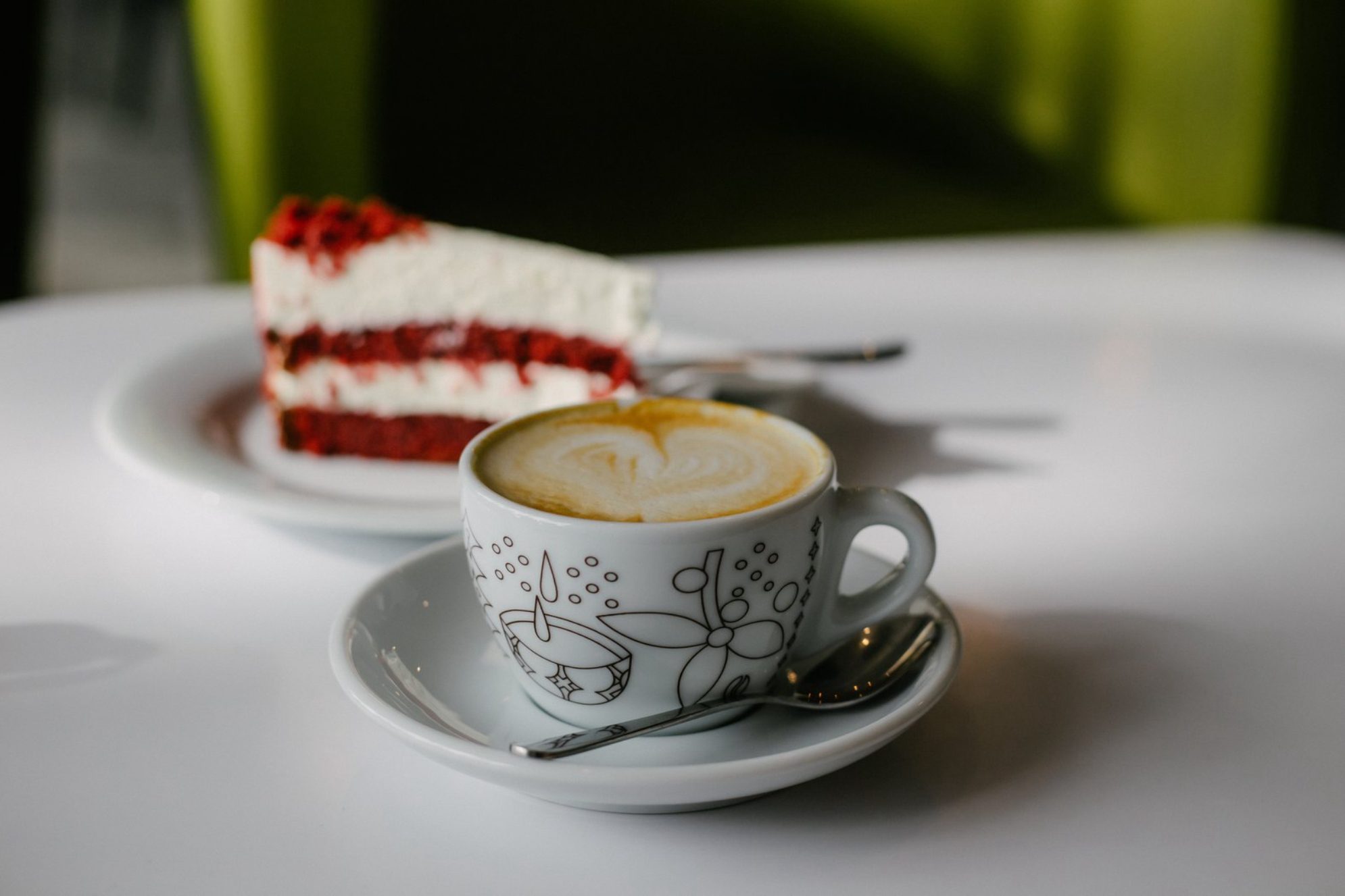 Кофе с десертом.