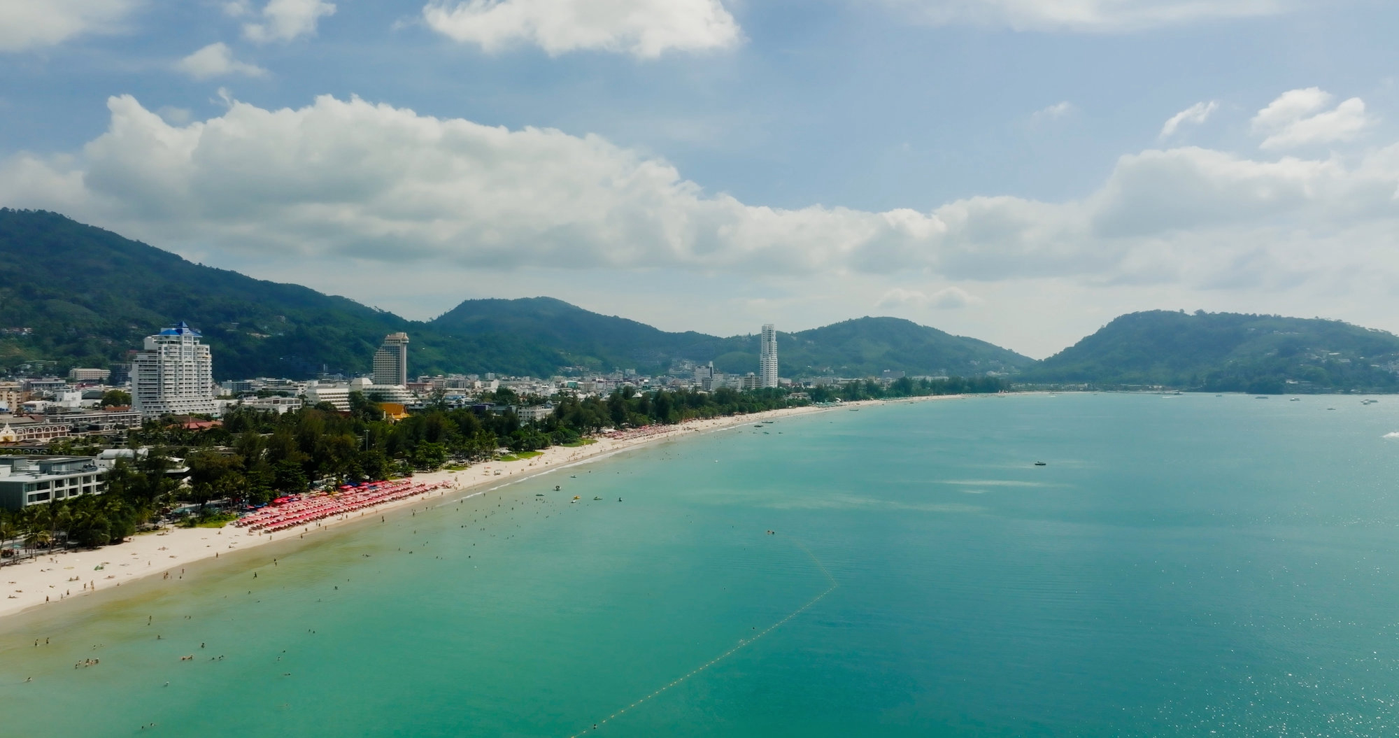 Пляж Патонг в январе, Пхукет. Источник: Shutterstock