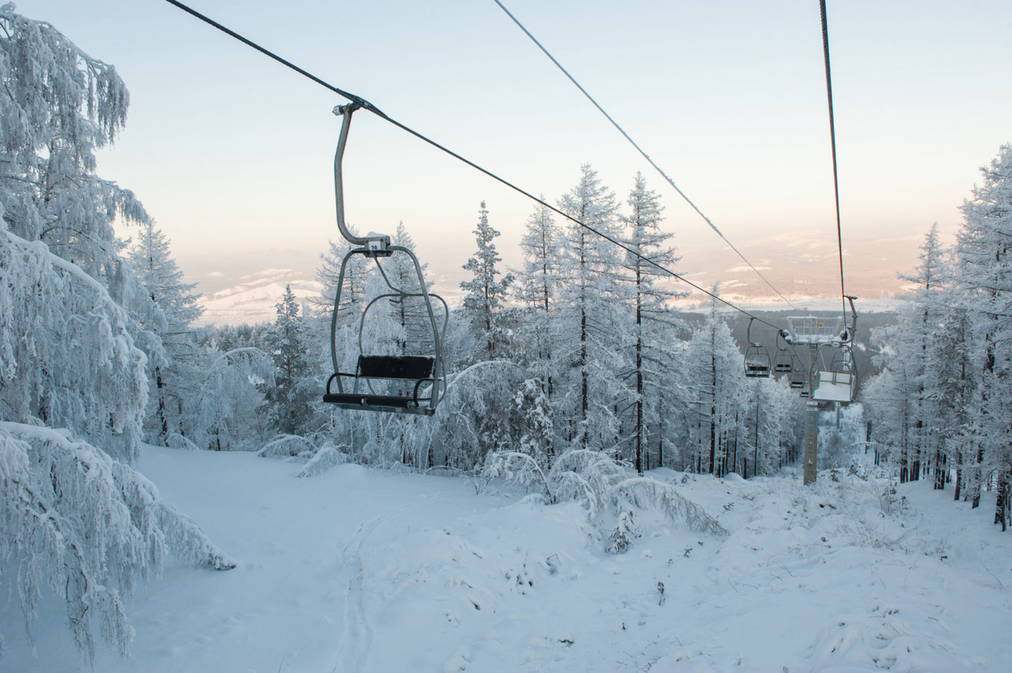 Канатная дорога на курорте Абзаково. Источник: Shutterstock