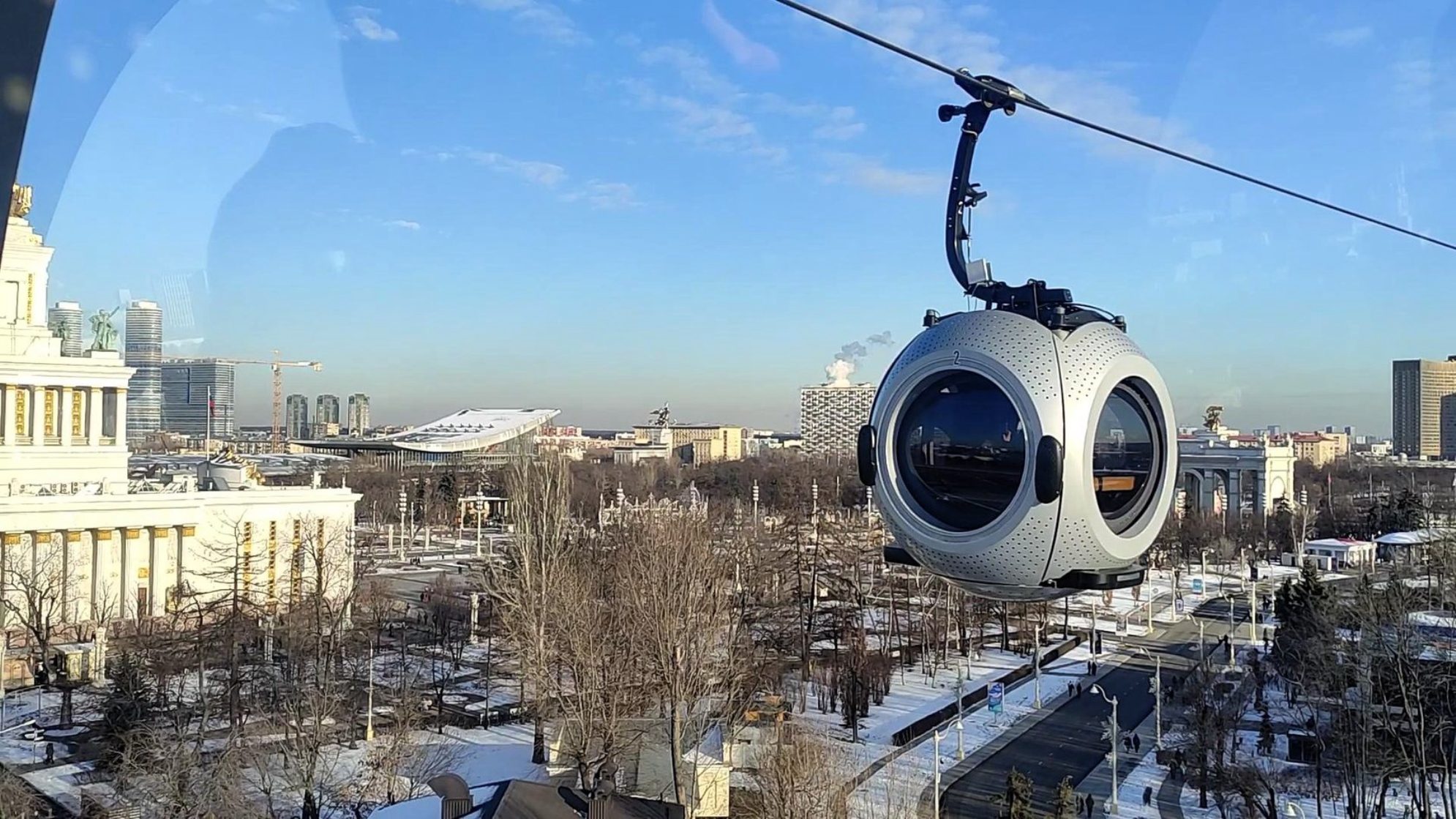 Кабинка канатной дороги на ВДНХ. Автор фото: Любовь Федорова