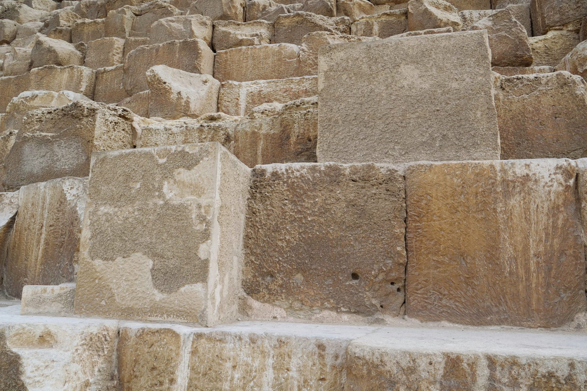 Блоки пирамид Гизы. shutterstock.com