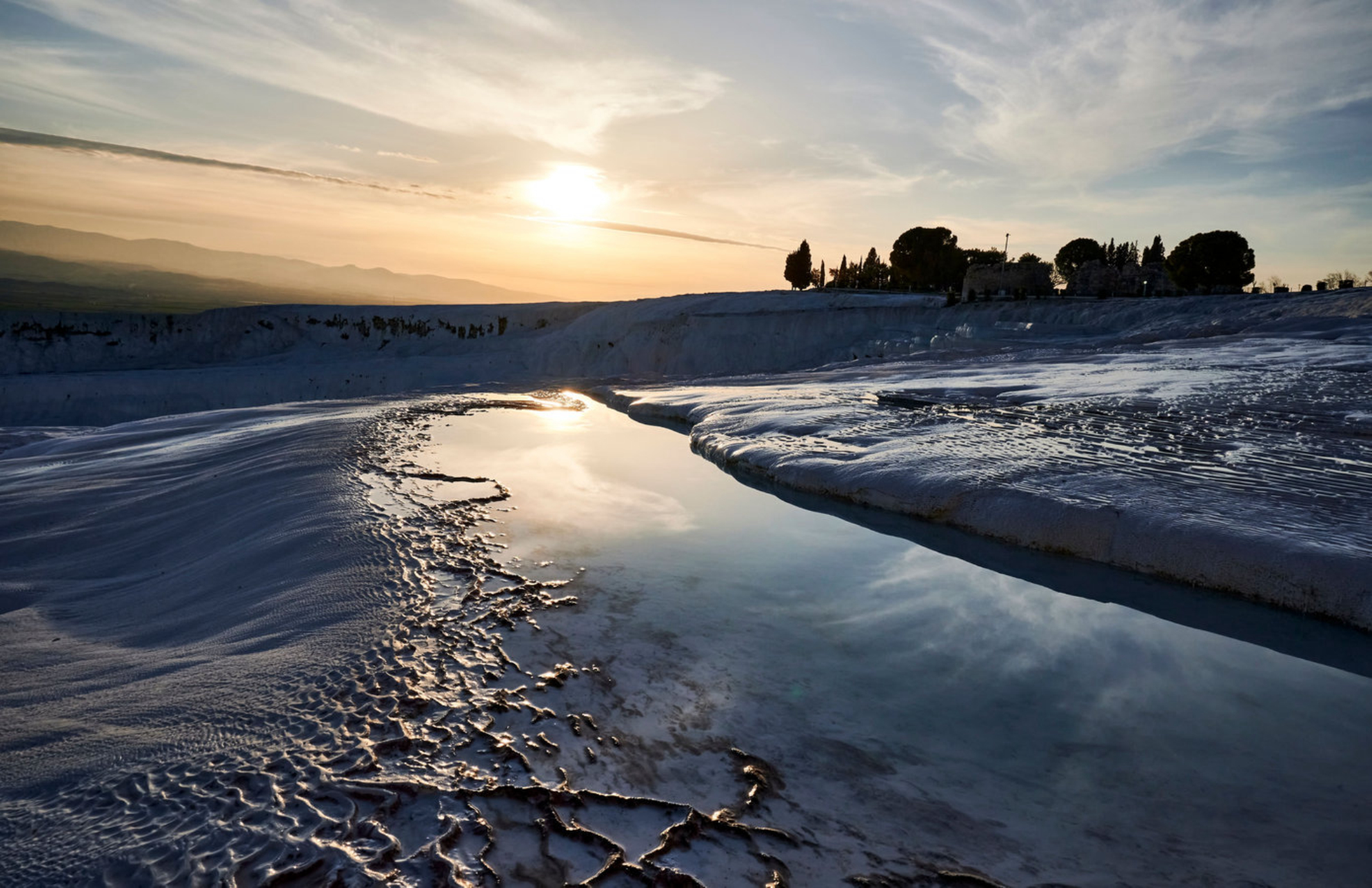 Зимний пейзаж в Памуккале, Турция. Источник: Shutterstock