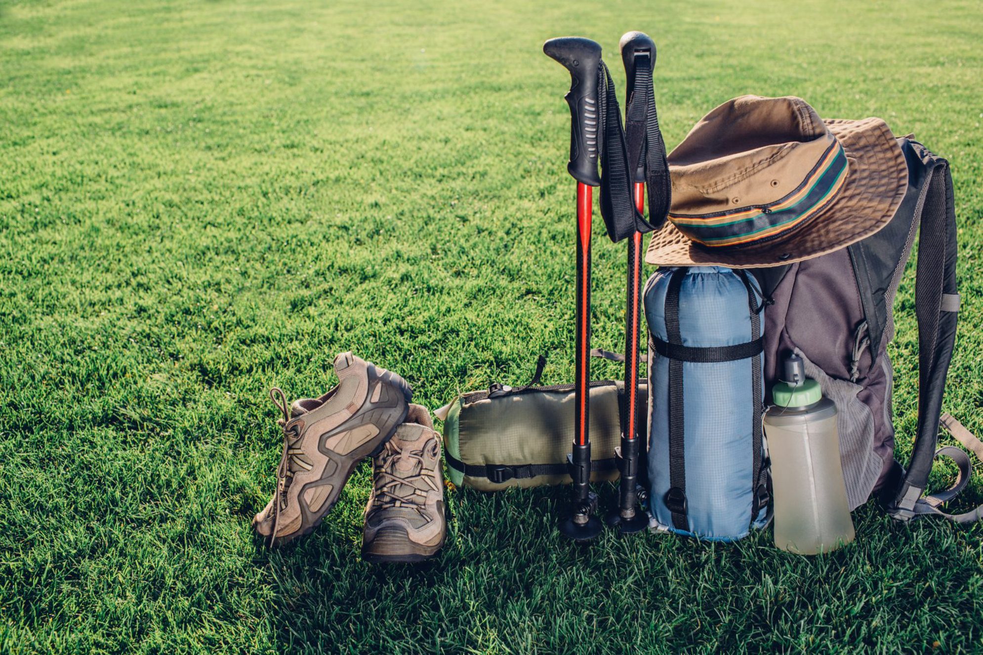 Необходимое снаряжение можно взять с собой, либо купить в Сочи.