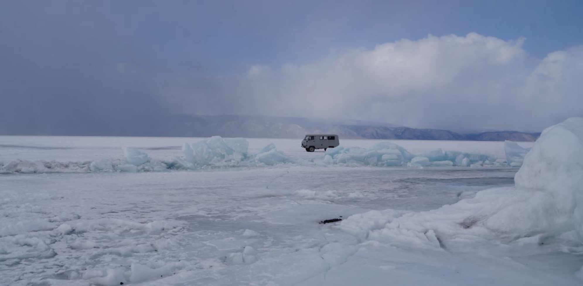 Экскурсионный транспорт на Байкале. Автор фото: Марина Тихомирова