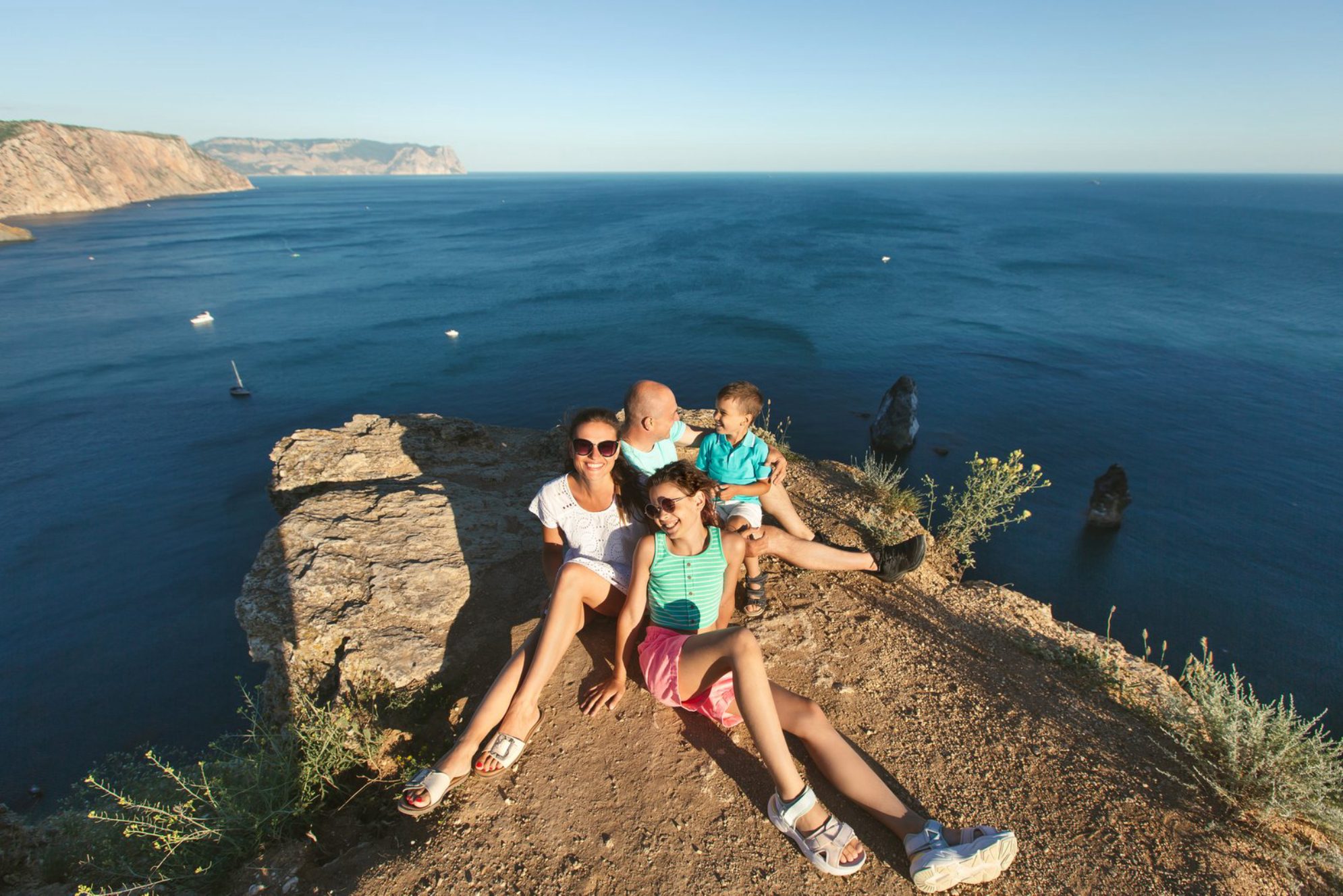 Крым удивит вас потрясающей природой и возможностями для отдыха. Источник фото: elements.envato.com